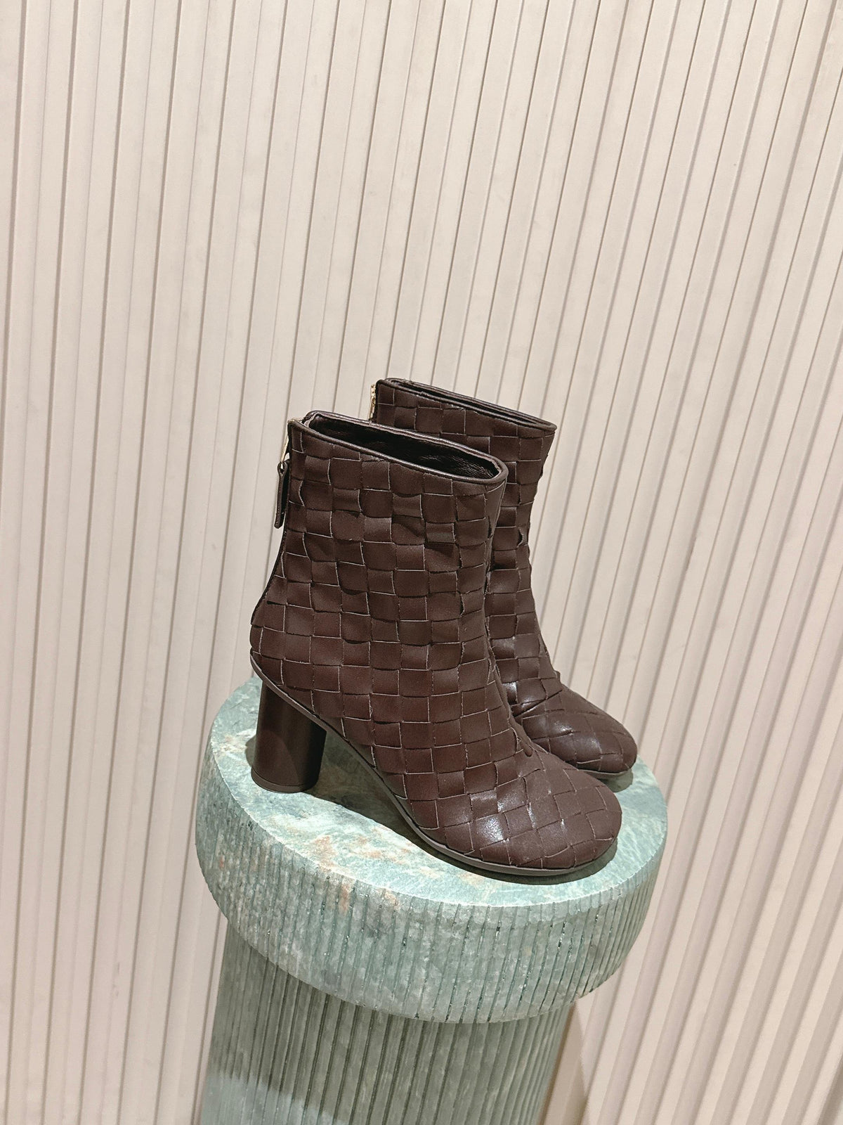 BOTTEGA VENETA 26S INTRECCIATO BOOTS 85 MM IN DARK BROWN LAMBSKIN