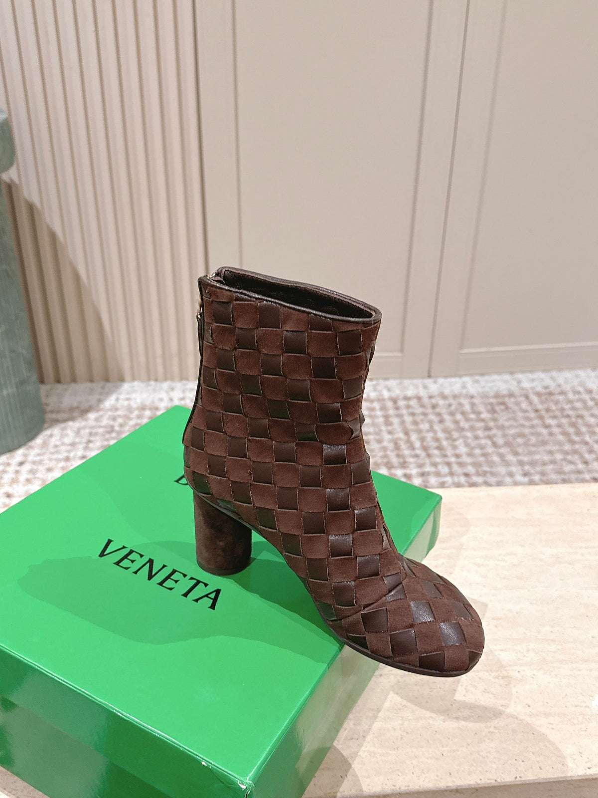 BOTTEGA VENETA 26S INTRECCIATO BOOTS 85 MM IN DARK BROWN SUEDE AND LAMBSKIN