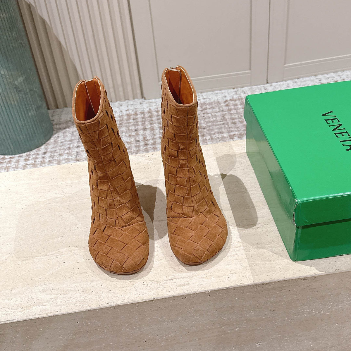BOTTEGA VENETA 26S INTRECCIATO BOOTS 85 MM IN BROWN SUEDE