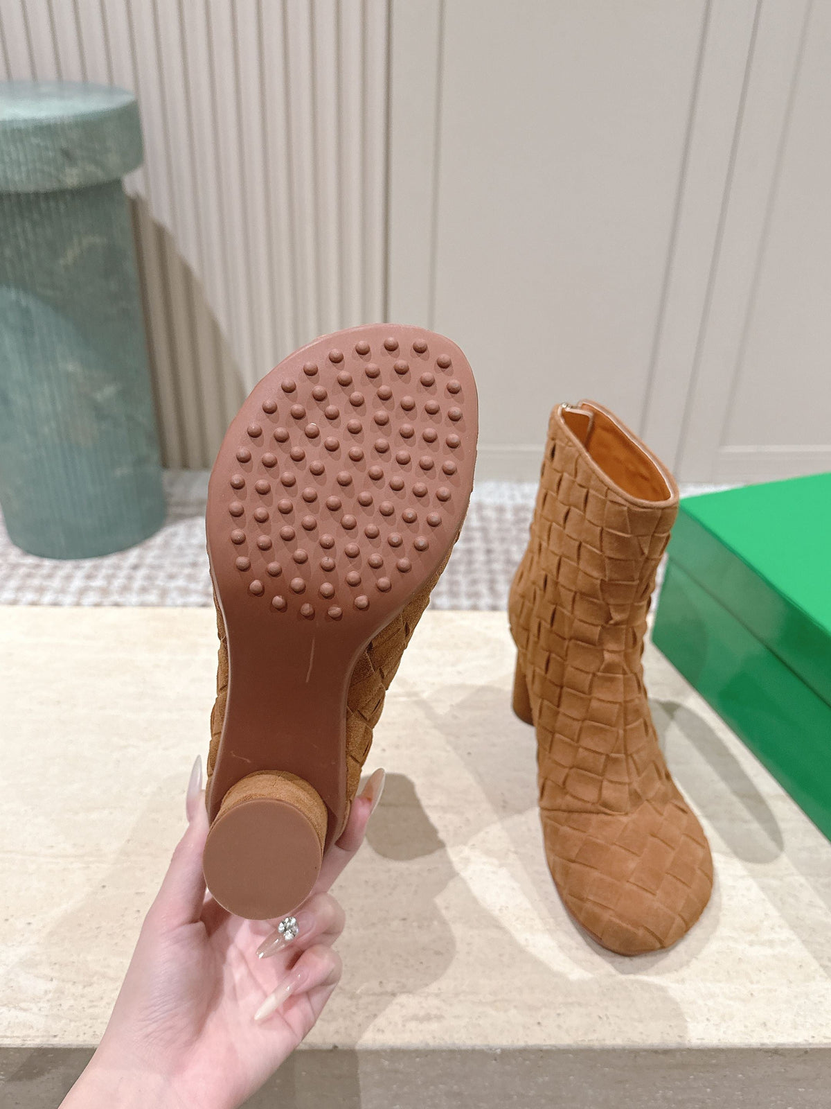 BOTTEGA VENETA 26S INTRECCIATO BOOTS 85 MM IN BROWN SUEDE