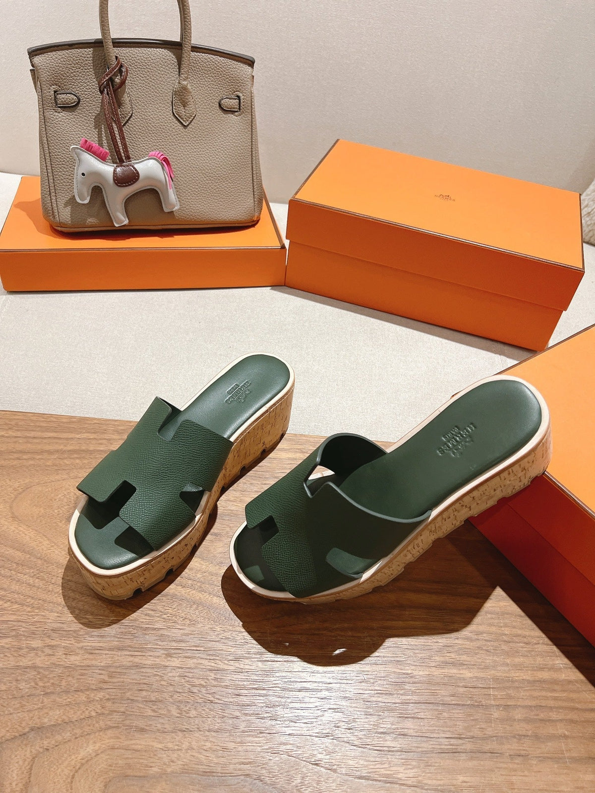 HM 25S HIGH WEDGE SANDALS IN DARK MOSS GREEN LAMBSKIN STYLE 32
