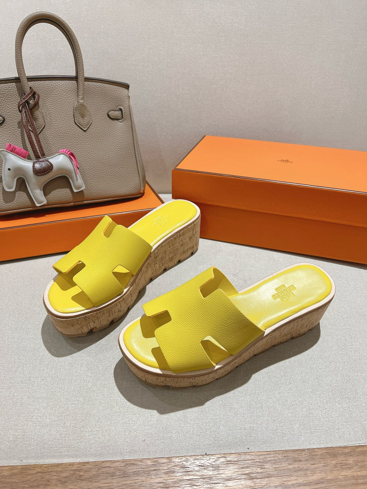 HM 25S HIGH WEDGE SANDALS IN YELLOW LAMBSKIN STYLE 26