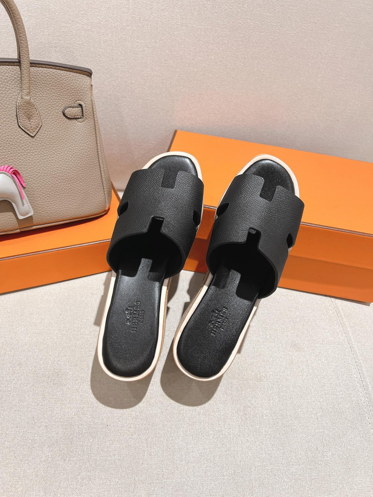 HM 25S HIGH WEDGE SANDALS IN BLACK LAMBSKIN STYLE 23