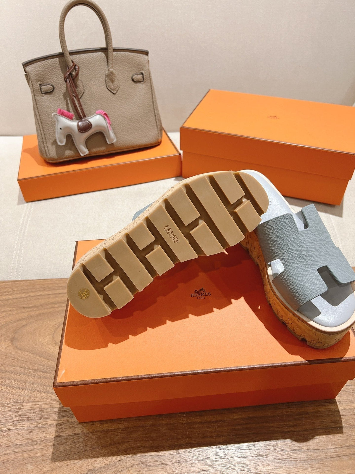 HM 25S HIGH WEDGE SANDALS IN LIGHT GREY LAMBSKIN STYLE 13