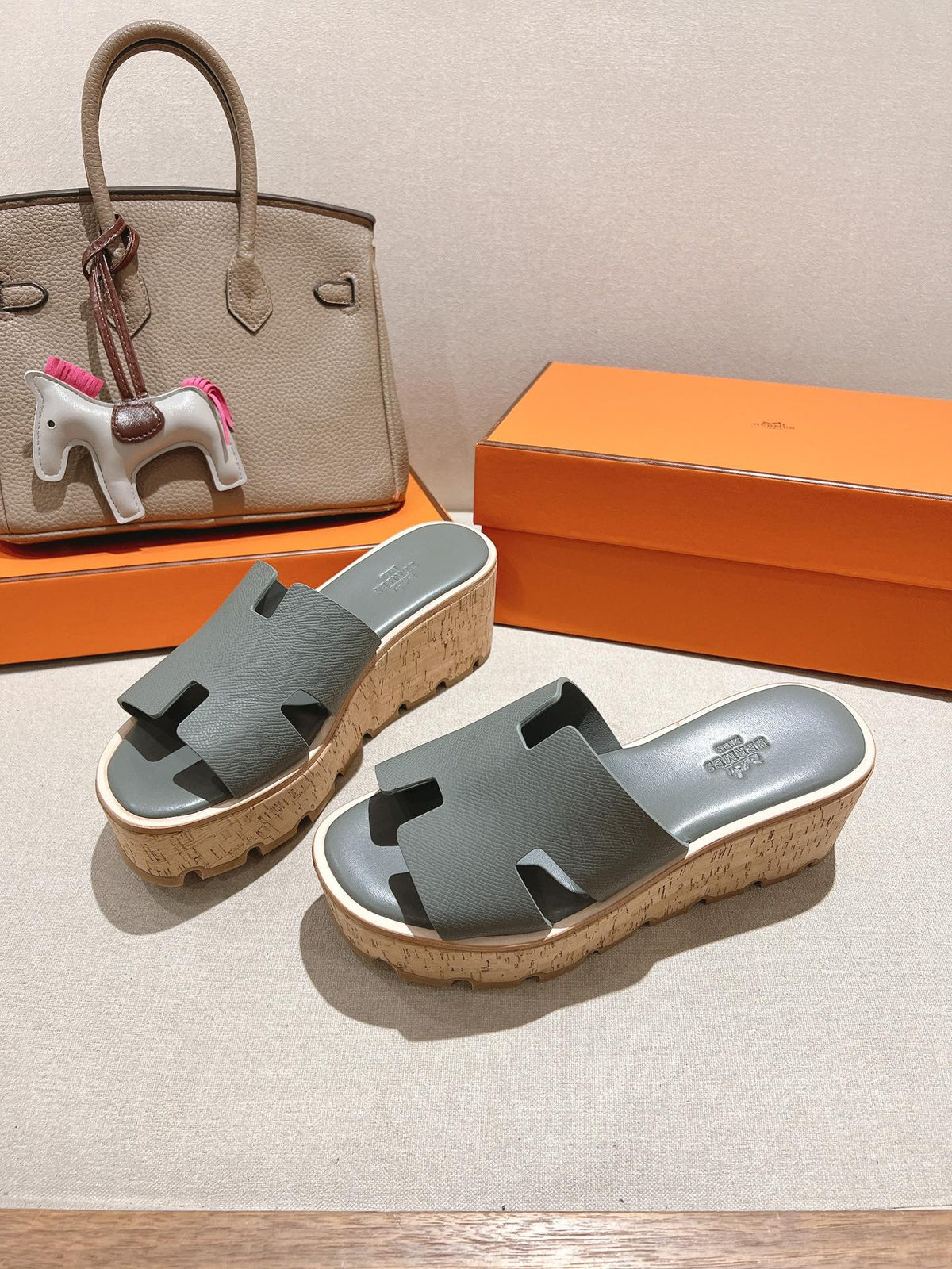 HM 25S HIGH WEDGE SANDALS IN GREY LAMBSKIN STYLE 7