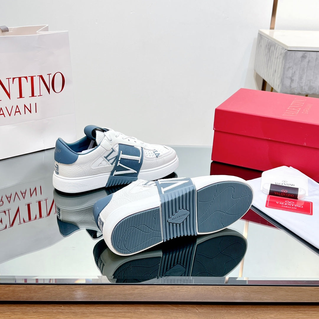 VL7N LOW-TOP WHITE CALFSKIN AND AEGEAN BLUE FABRIC SNEAKER WITH BANDS