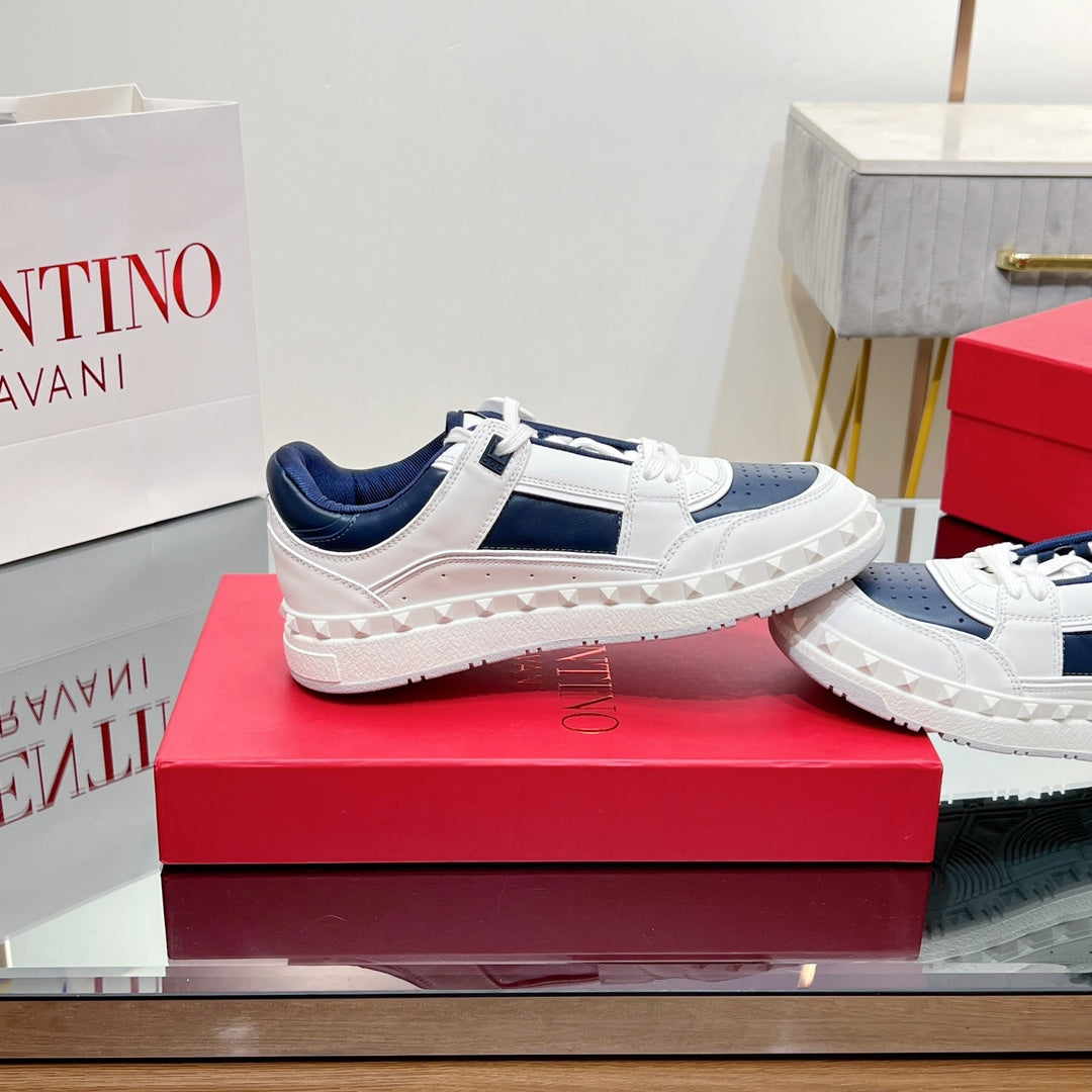 VALENTINO 25S GARAVANI FREEDOTS SNEAKERS IN WHITE MIX DARK NAVY BLUE LAMBSKIN