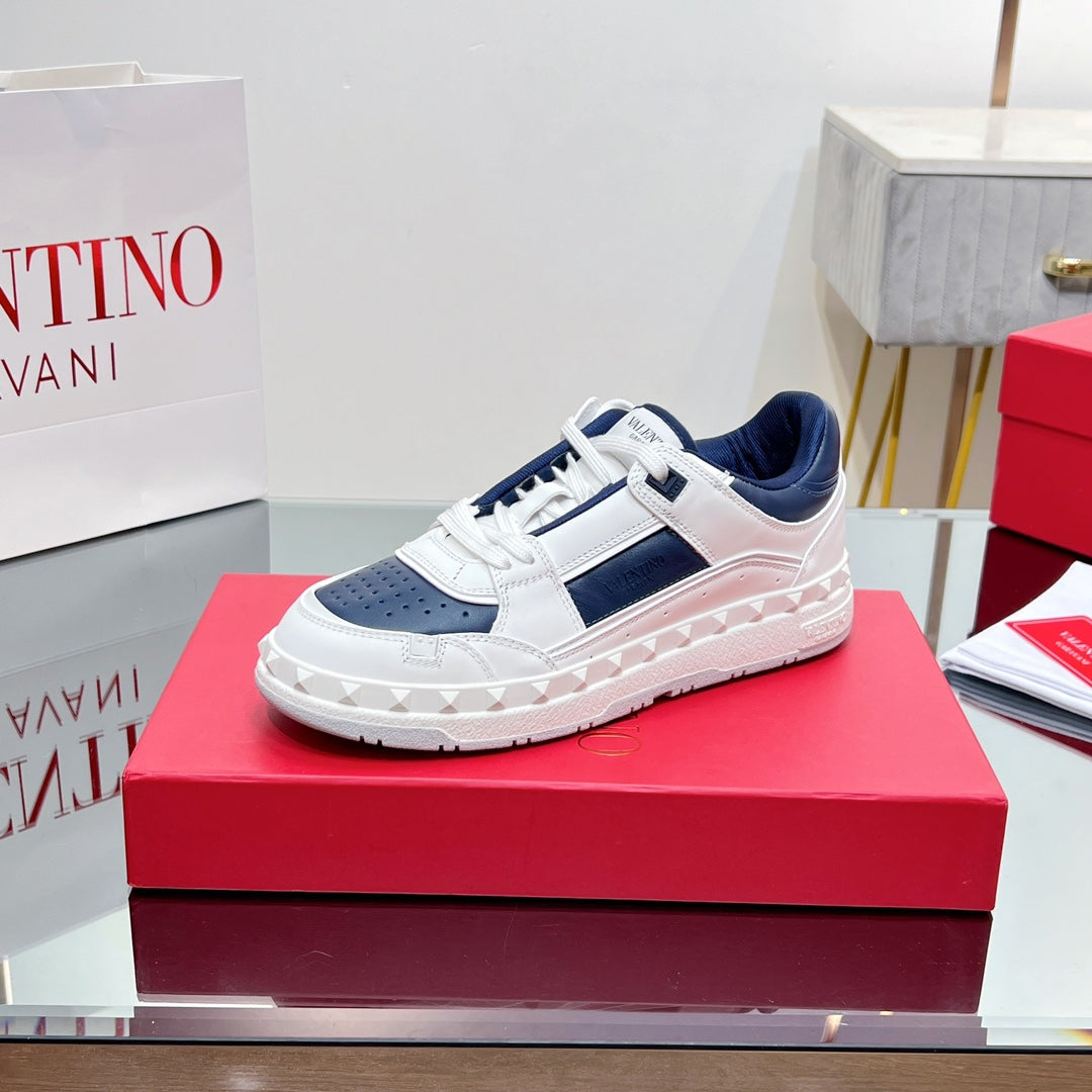 VALENTINO 25S GARAVANI FREEDOTS SNEAKERS IN WHITE MIX DARK NAVY BLUE LAMBSKIN