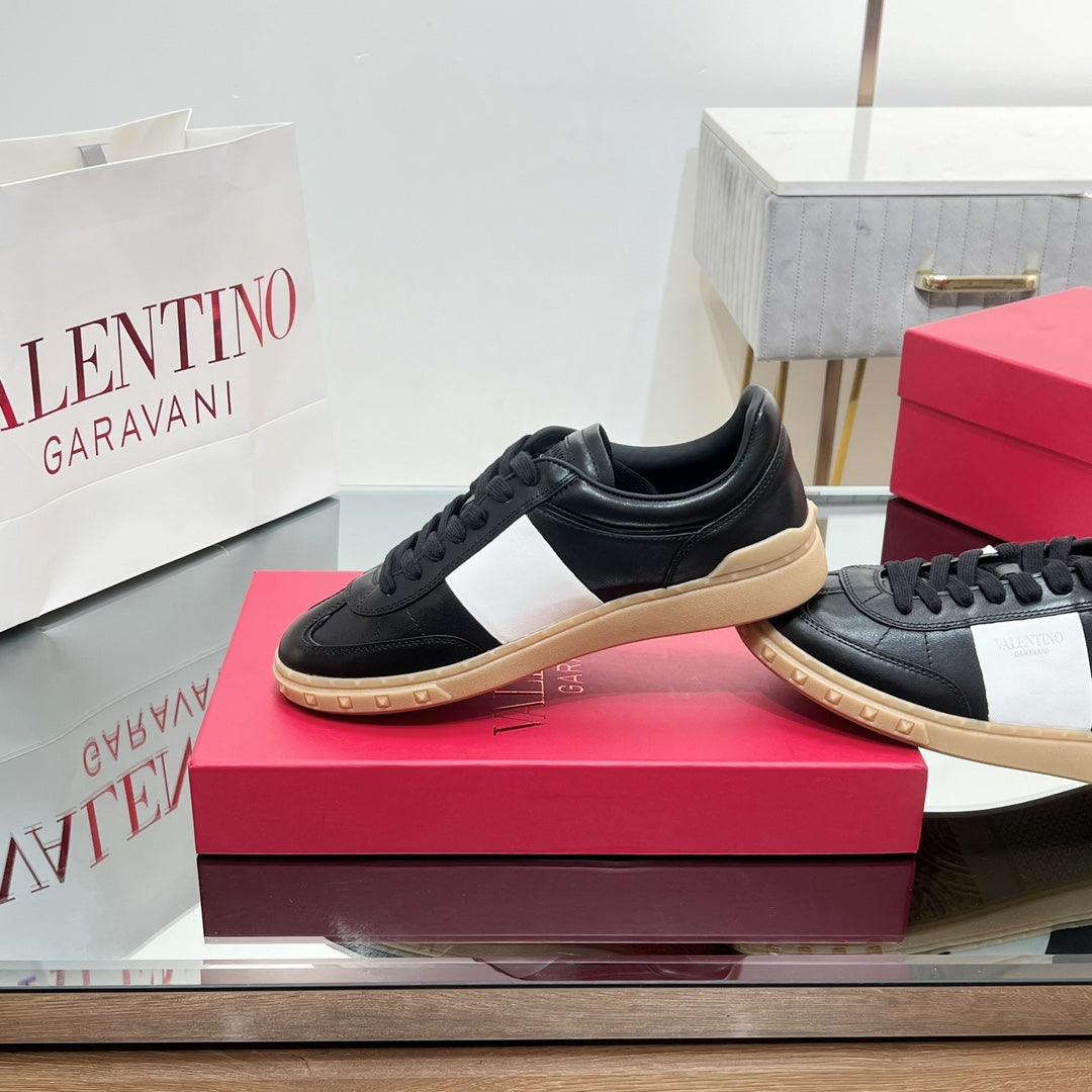 VALENTINO 25S UPVILLAGE SNEAKERS IN BLACK MIX WHITE LAMBSKIN STYLE 1