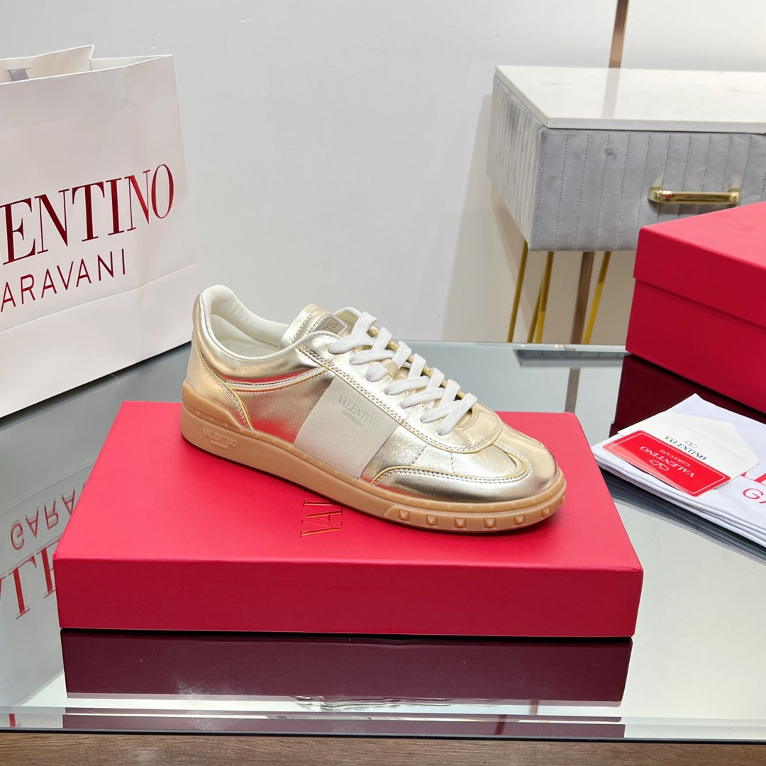 VALENTINO 25S UPVILLAGE SNEAKERS IN LIGHT GOLD LAMBSKIN