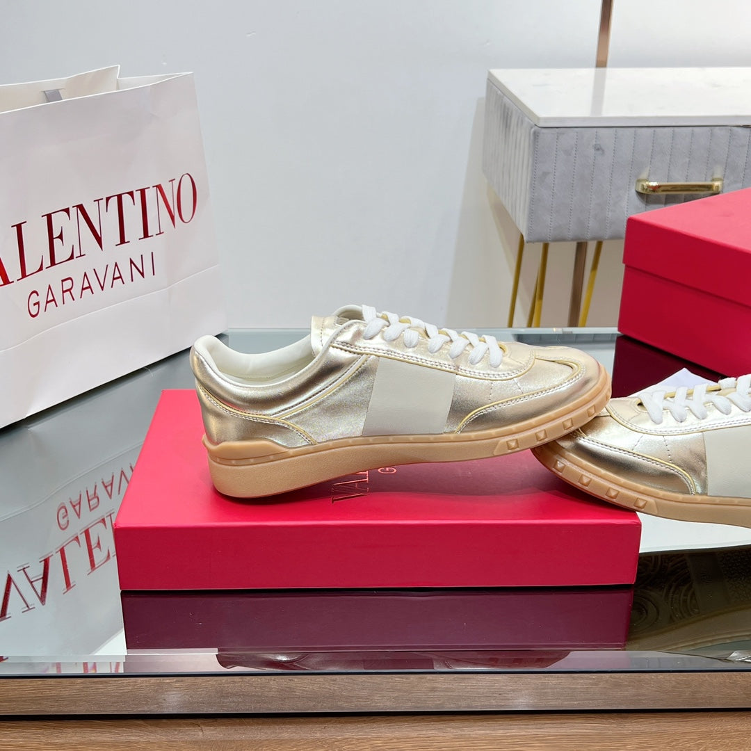 VALENTINO 25S UPVILLAGE SNEAKERS IN LIGHT GOLD LAMBSKIN