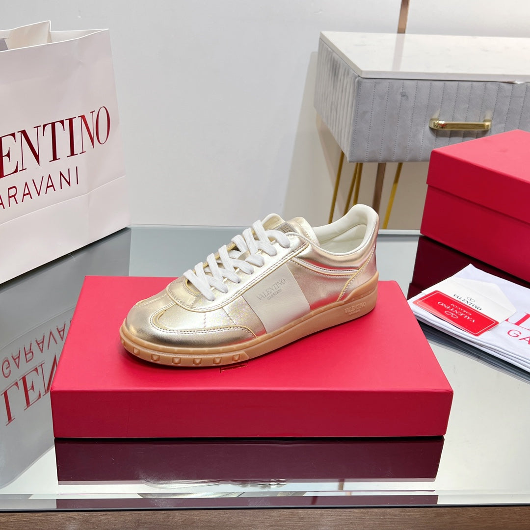 VALENTINO 25S UPVILLAGE SNEAKERS IN LIGHT GOLD LAMBSKIN