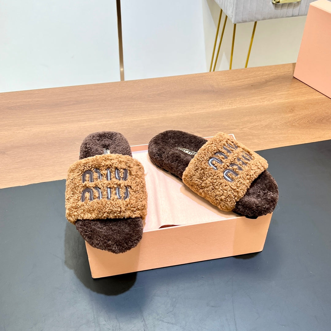WOOL SLIPPER PEANUT AND CHOCOLATE