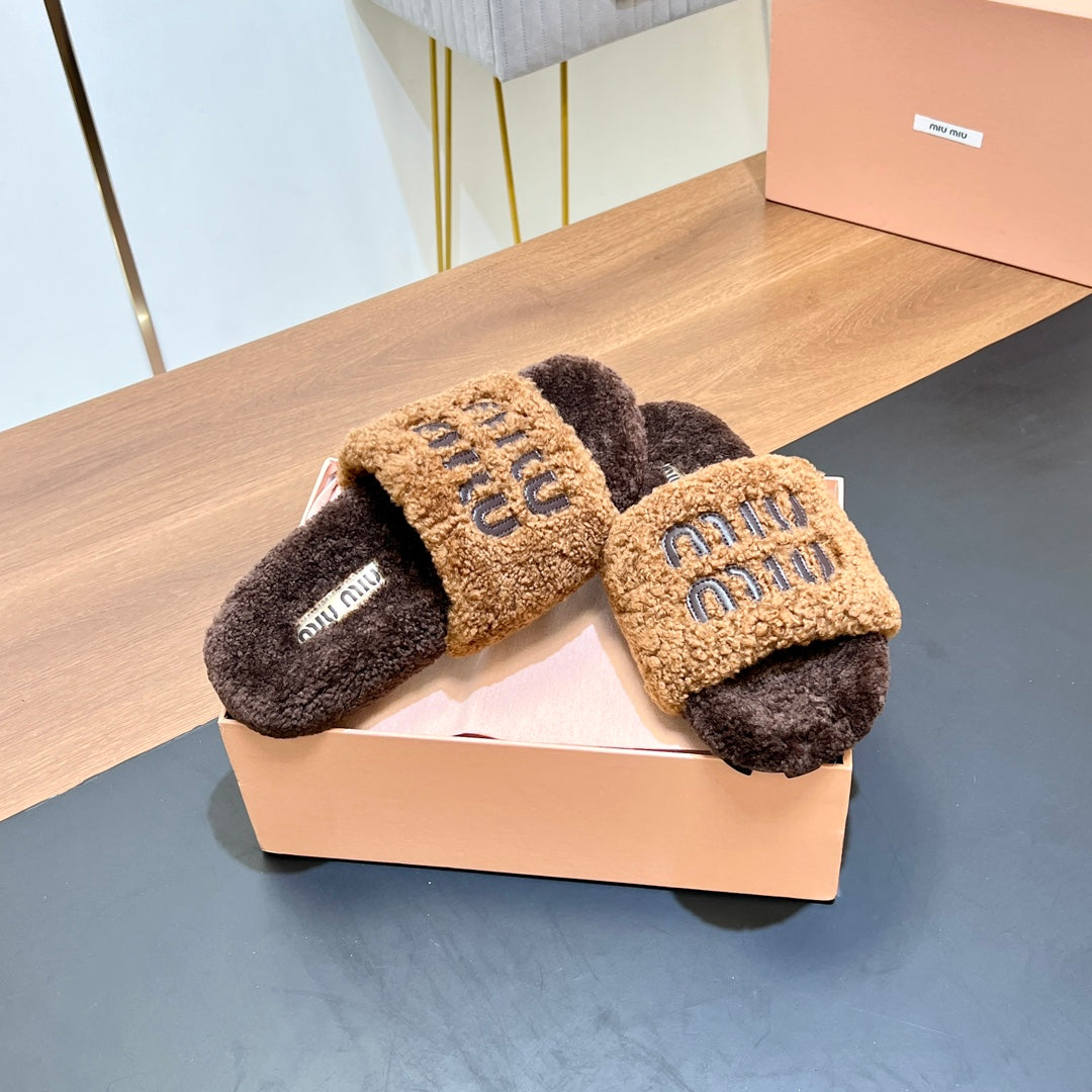 WOOL SLIPPER PEANUT AND CHOCOLATE