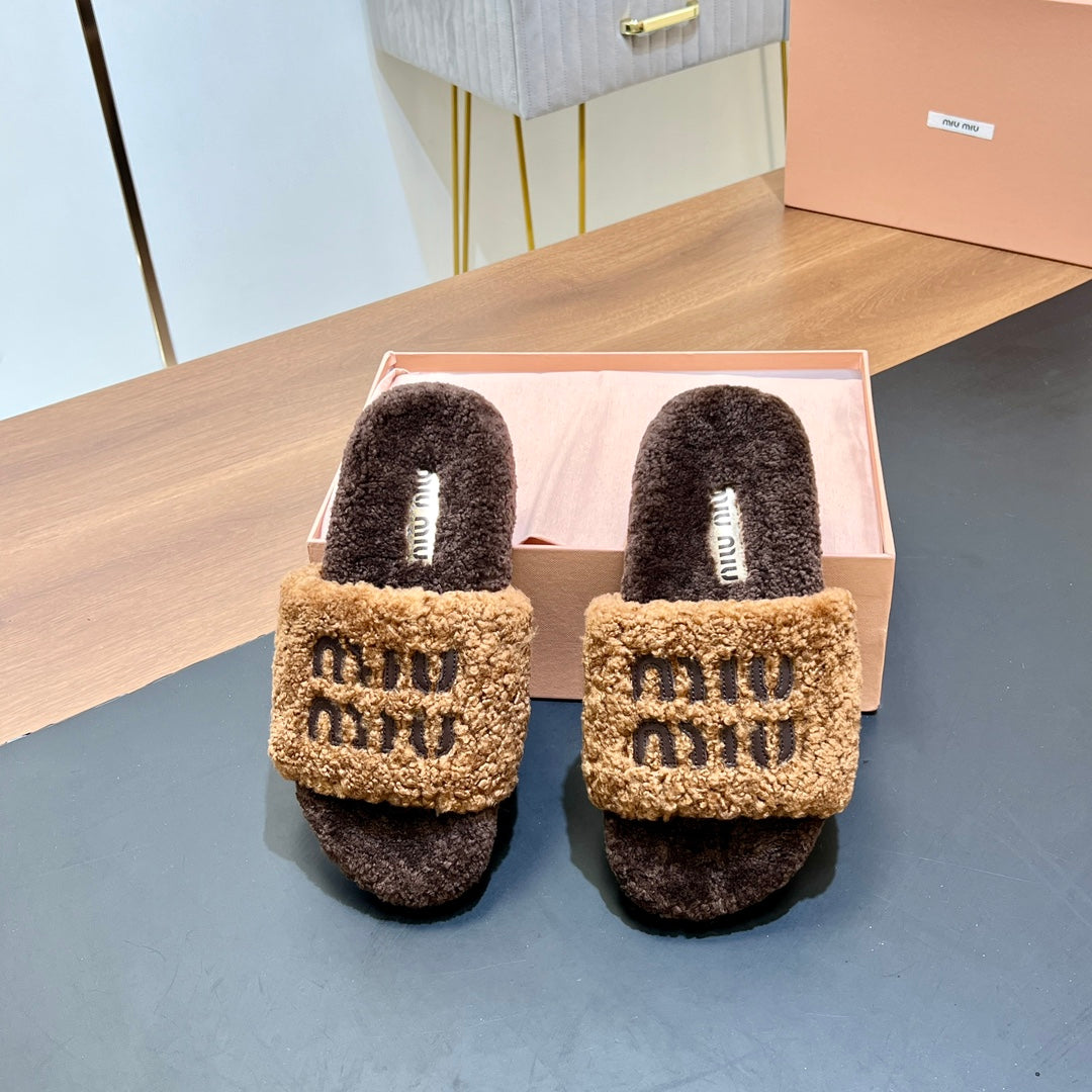 WOOL SLIPPER PEANUT AND CHOCOLATE