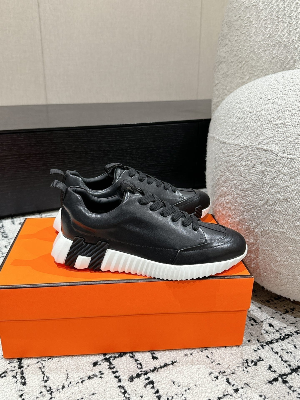 BOUNCING SNEAKER IN BLACK CALFSKIN