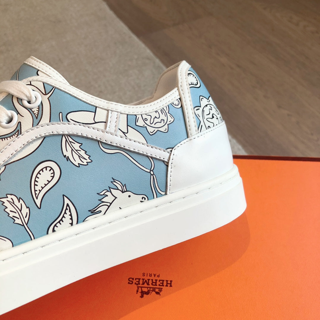 GET SNEAKER WHITE CALFSKIN WITH SKY MOTIFS