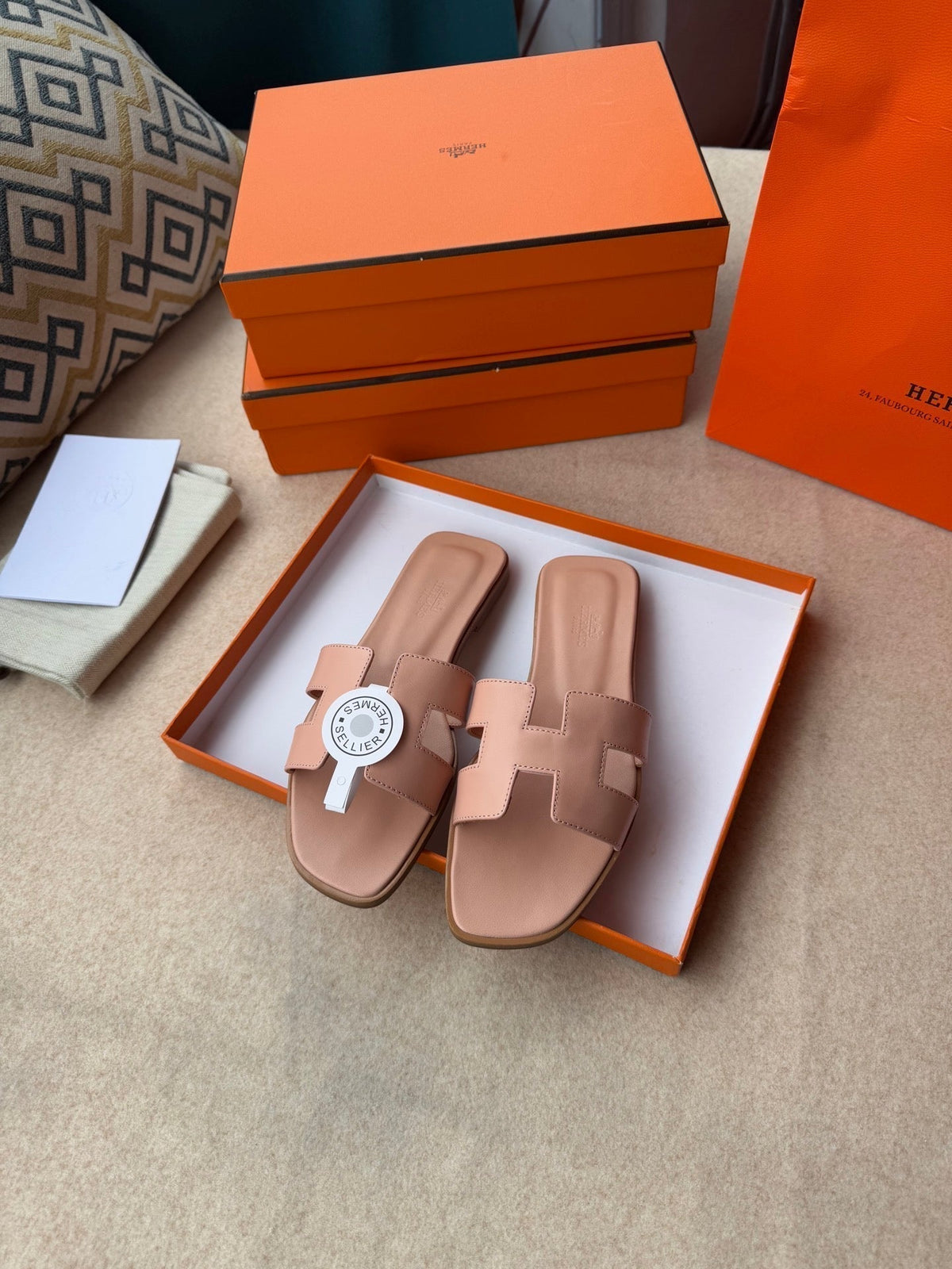 0RAN SANDALS IN PEACH PINK CALFSKIN