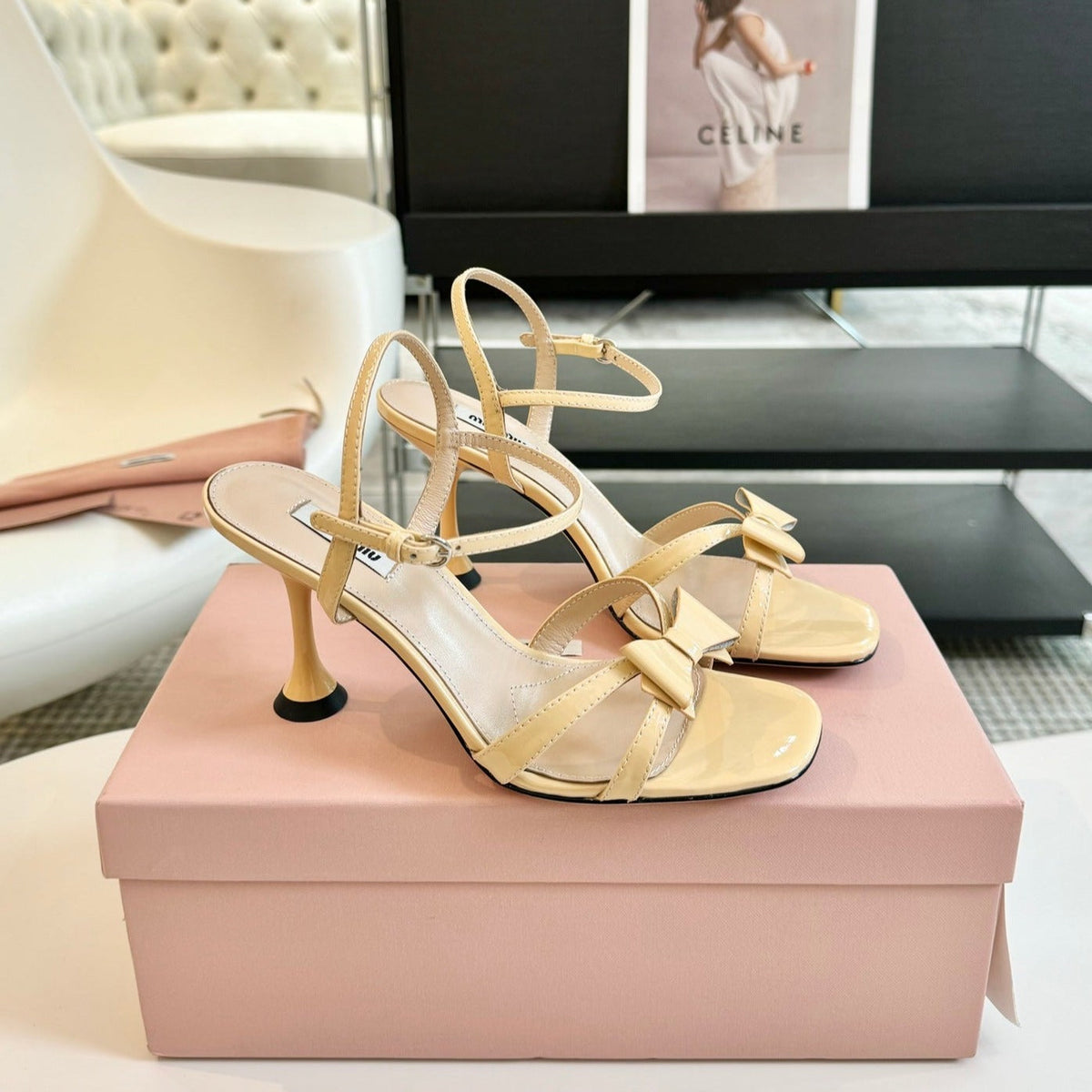High Heels With Bows Butter Color Glossy Leather