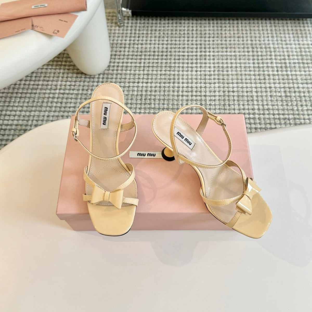High Heels With Bows Butter Color Glossy Leather