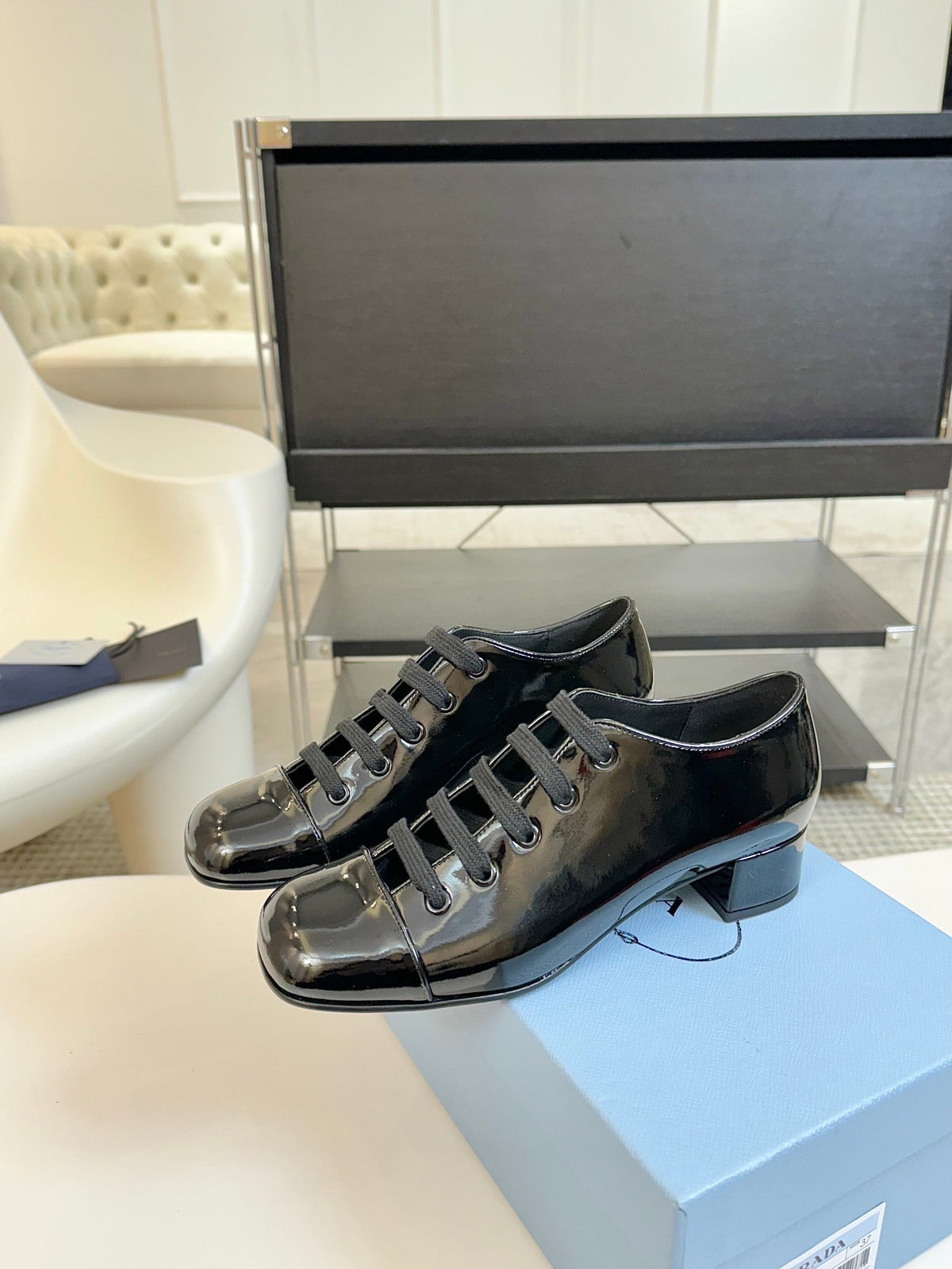 LACE-UP HIGH SHOES IN BLACK GLOSSY CALFSKIN