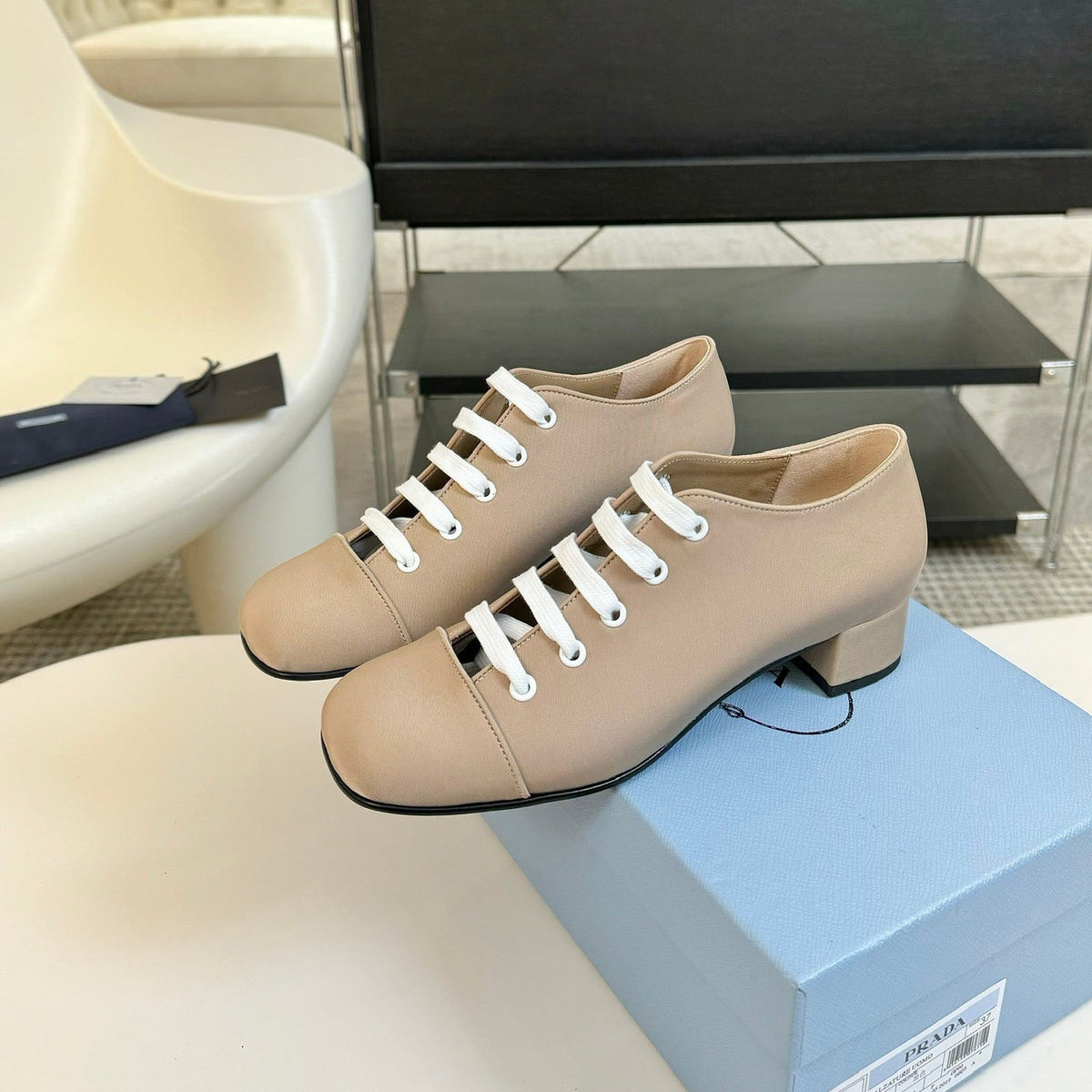 LACE-UP HIGH SHOES IN BEIGE CANVAS