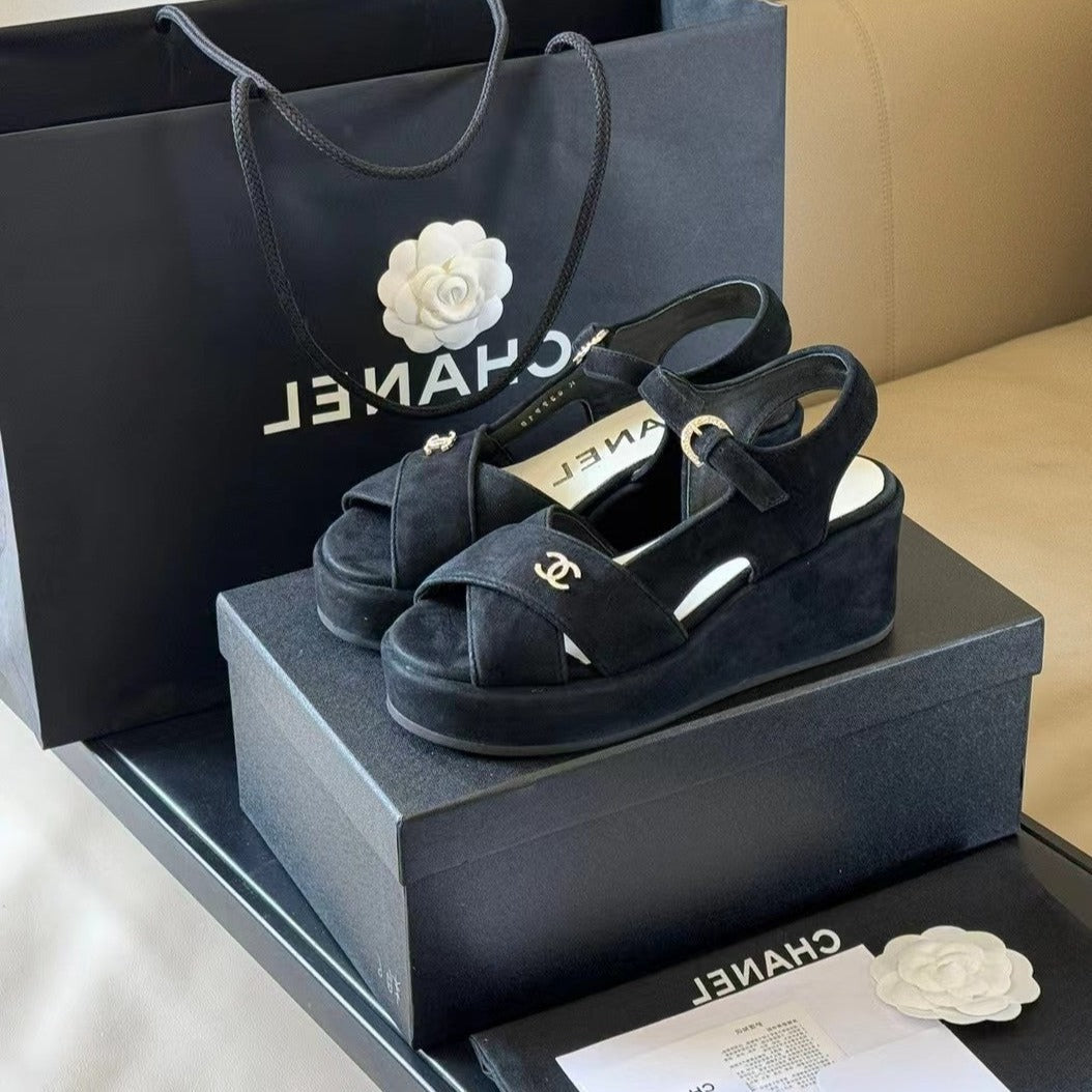 CC CLASSIC WEDGE SANDALS IN BLACK LAMBSKIN SUEDE