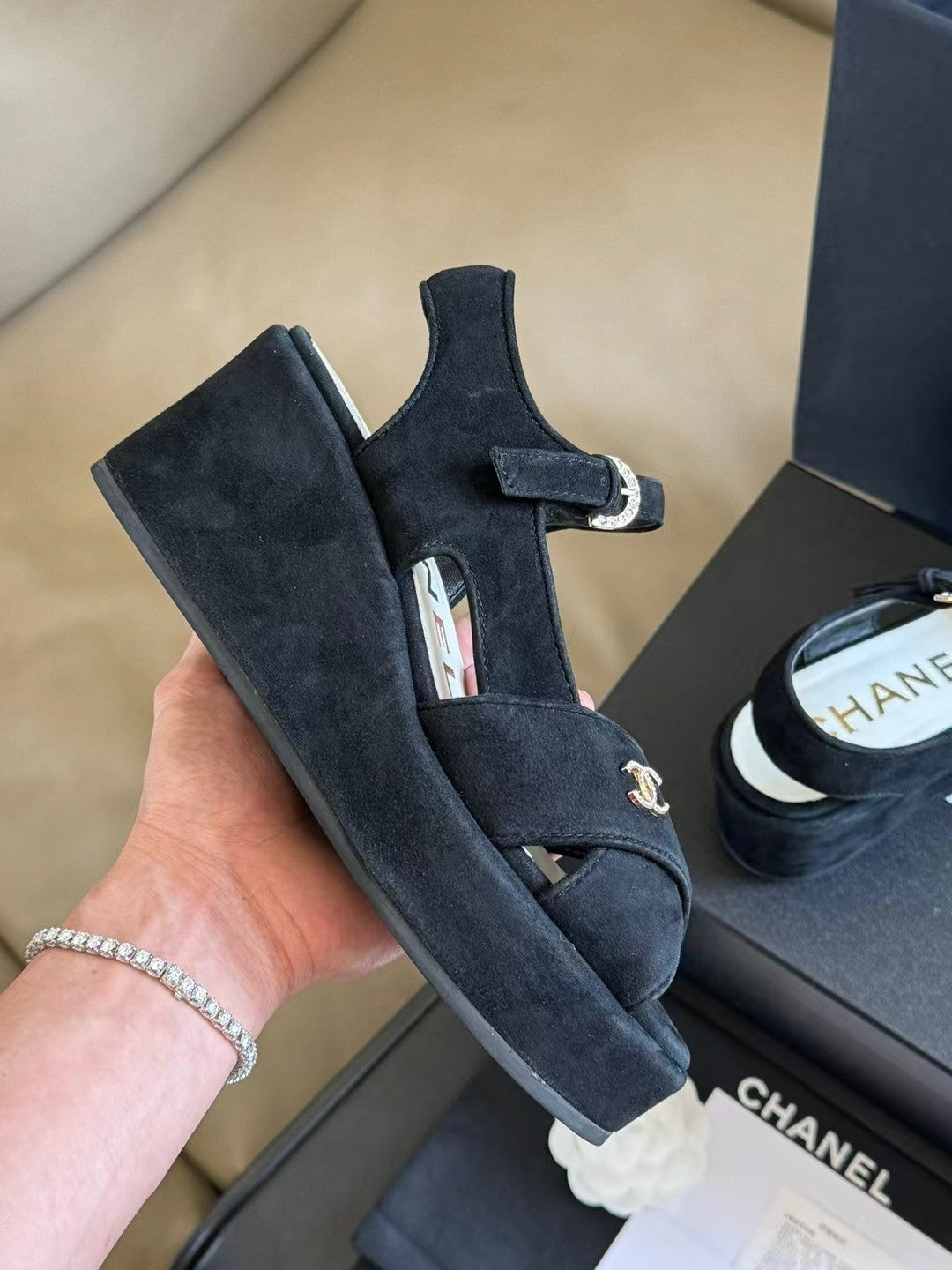 CC CLASSIC WEDGE SANDALS IN BLACK LAMBSKIN SUEDE