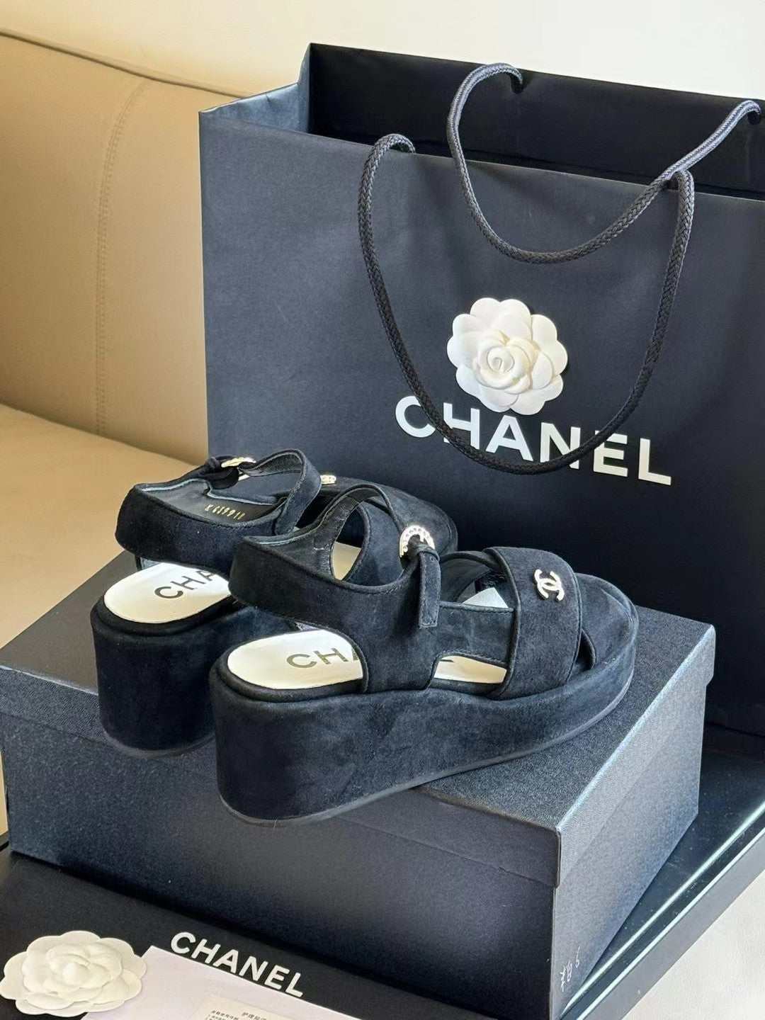 CC CLASSIC WEDGE SANDALS IN BLACK LAMBSKIN SUEDE