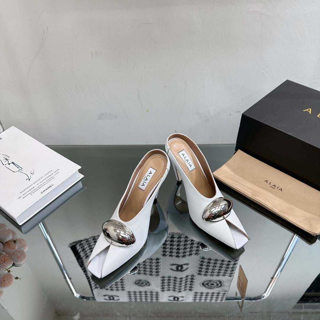 ALAIA AZZEDINE HIGH HEELS IN WHITE CALFSKIN WITH GOLD HARDWARE