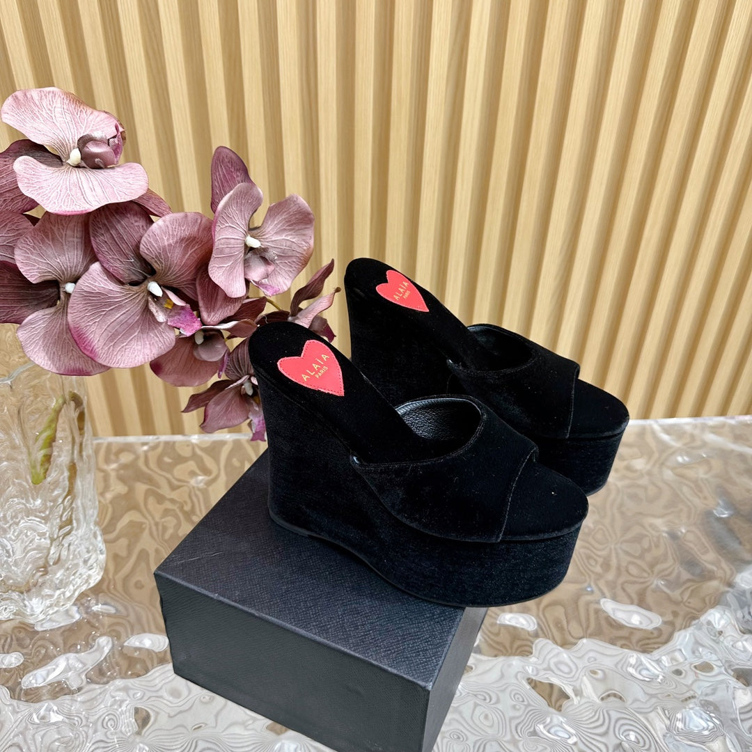 ALAIA PLATFORM WEDGE IN BLACK VELVET WITH HEART EMBROIDERED