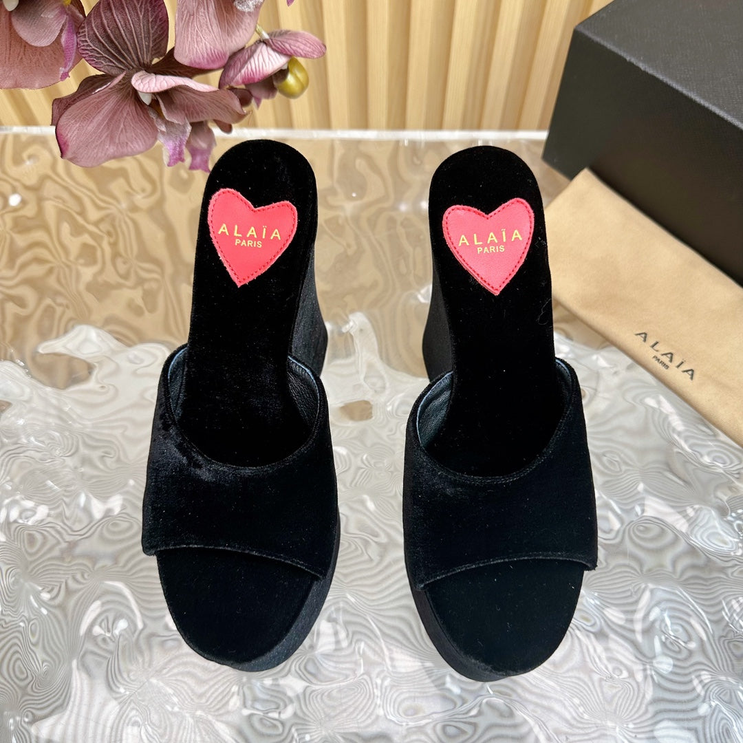 ALAIA PLATFORM WEDGE IN BLACK VELVET WITH HEART EMBROIDERED
