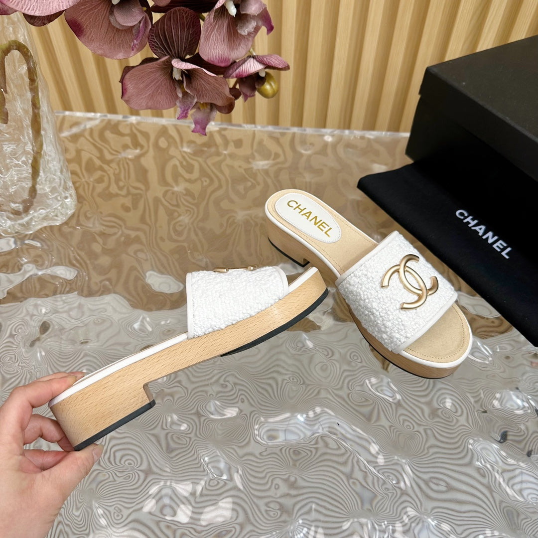 PLATFORM SLIPPERS IN WHITE TWEED AND LAMBSKIN