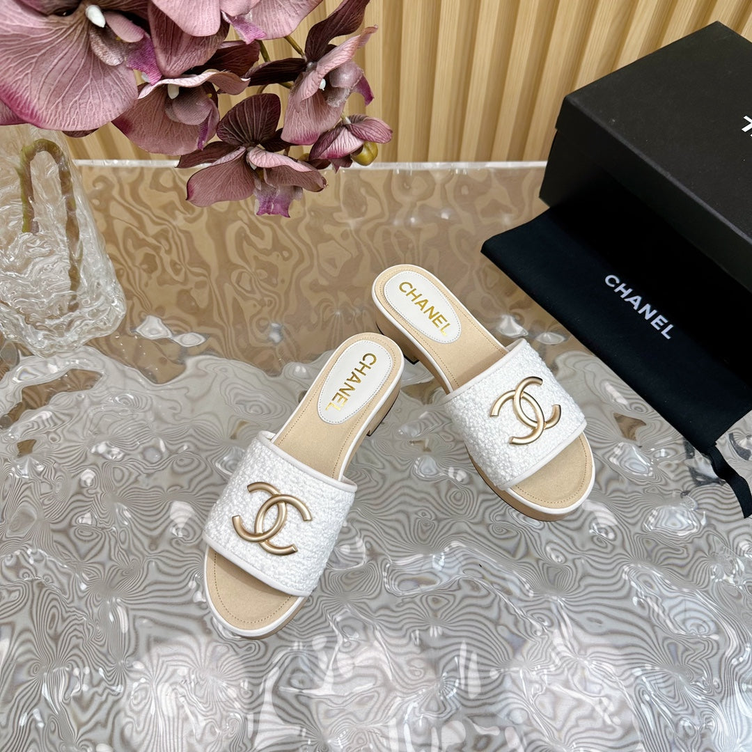PLATFORM SLIPPERS IN WHITE TWEED AND LAMBSKIN