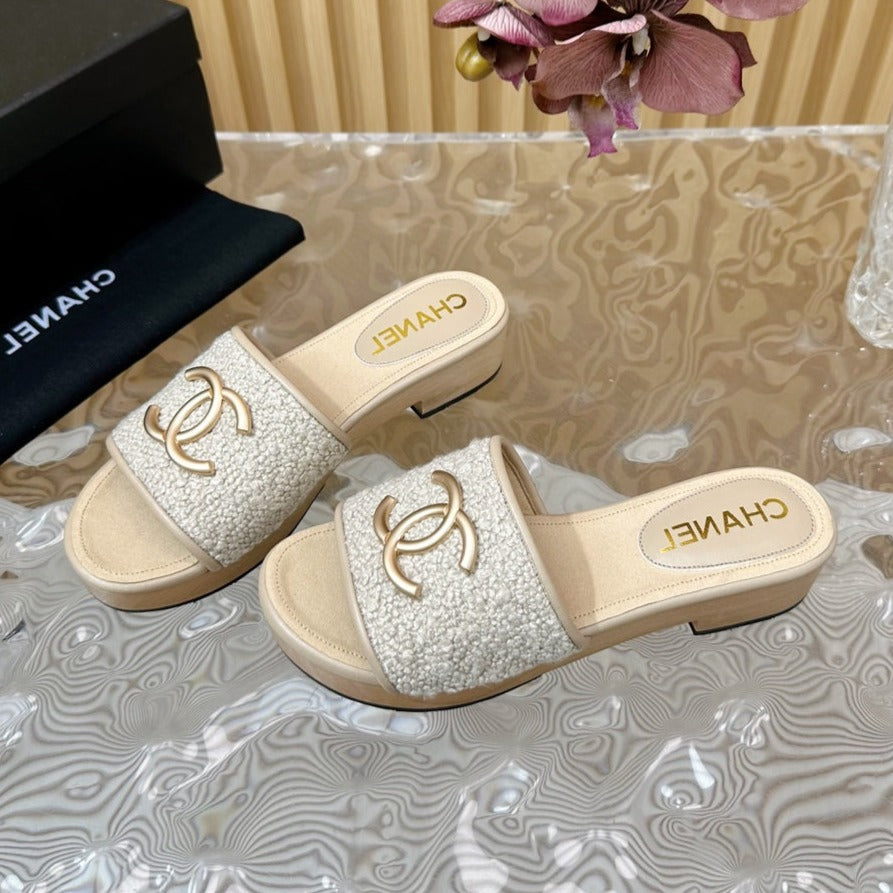 PLATFORM SLIPPERS IN LIGHT GREY TWEED AND LAMBSKIN