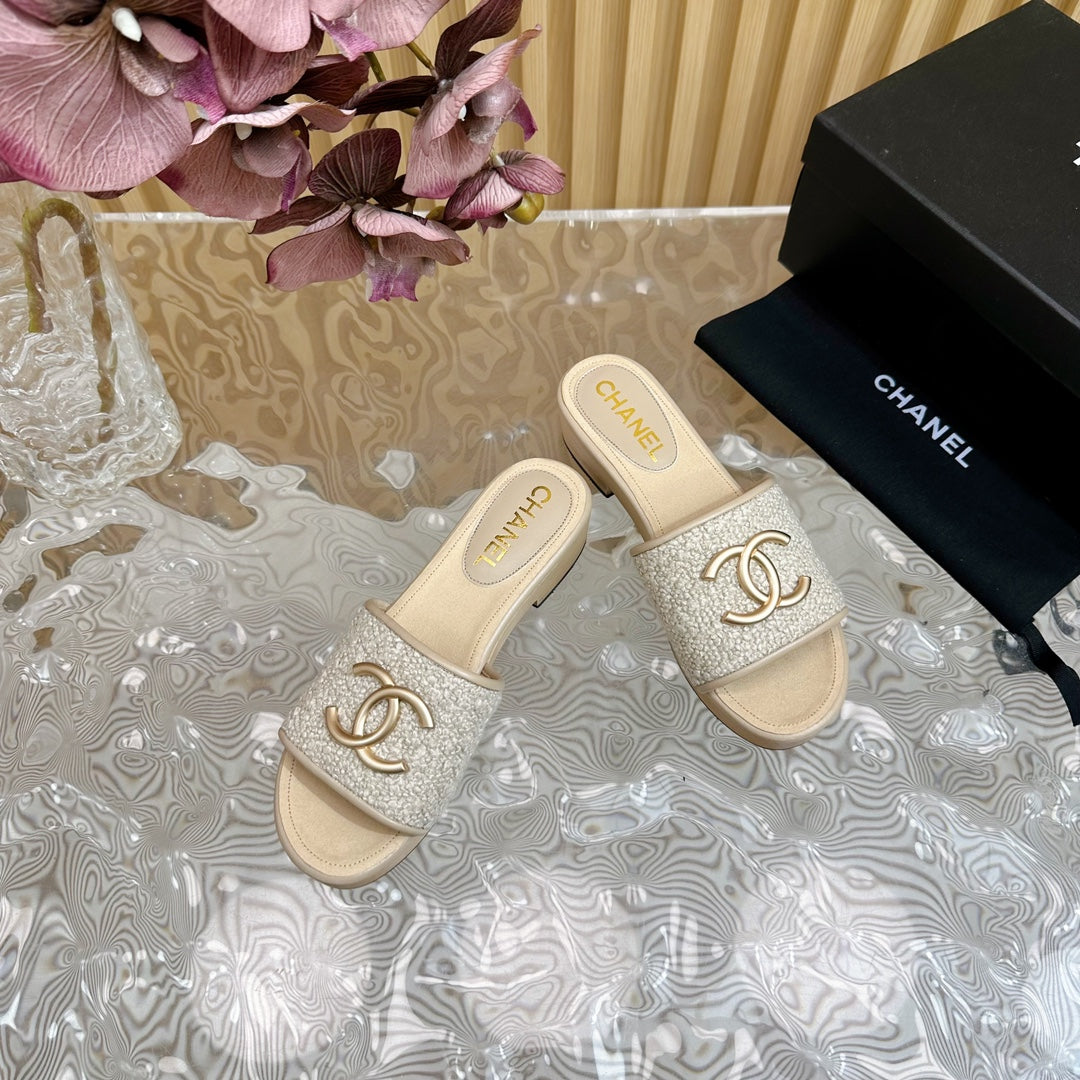 PLATFORM SLIPPERS IN LIGHT GREY TWEED AND LAMBSKIN