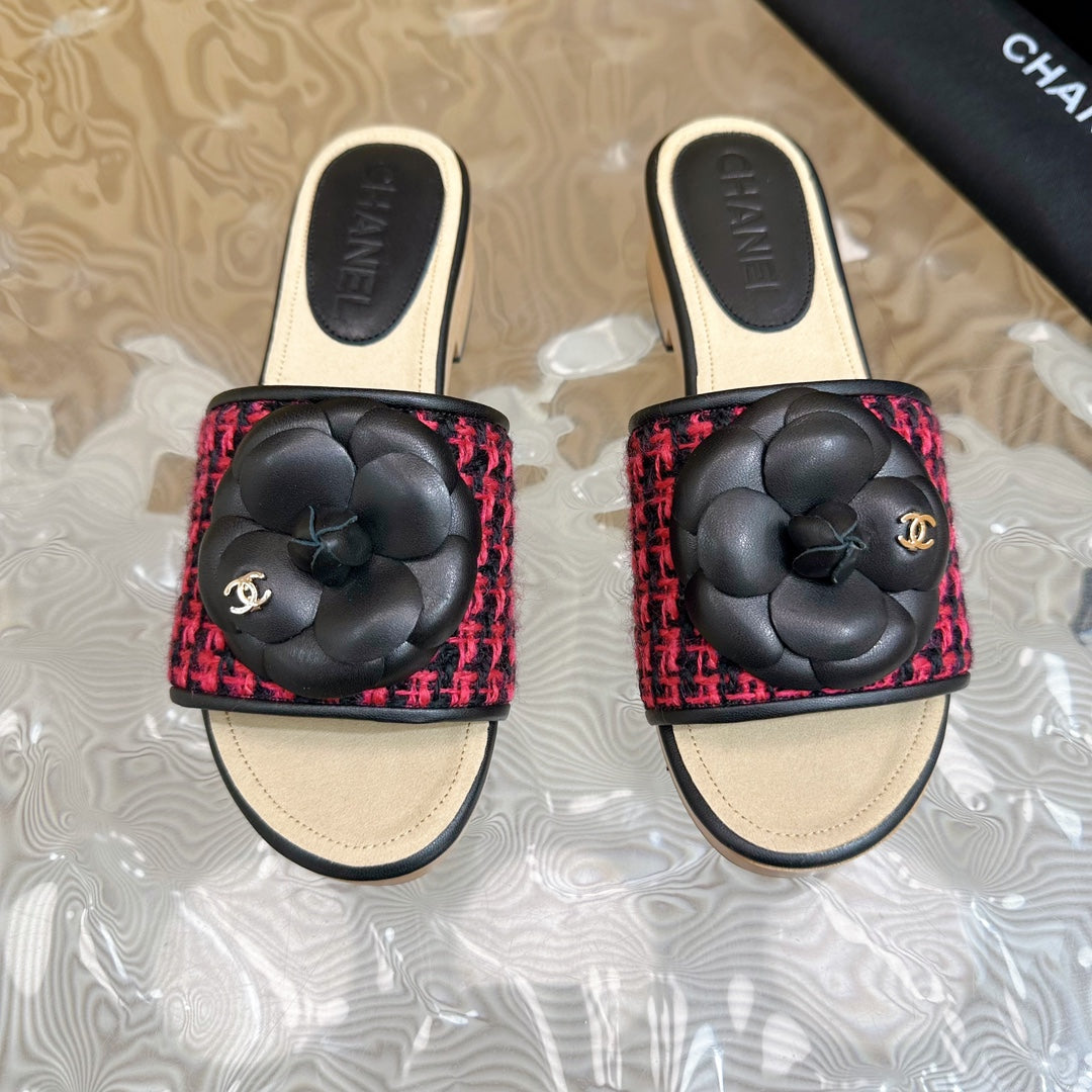PLATFORM SLIPPERS WITH FLOWER IN BARBIE PINK MIX BLACK LAMBSKIN