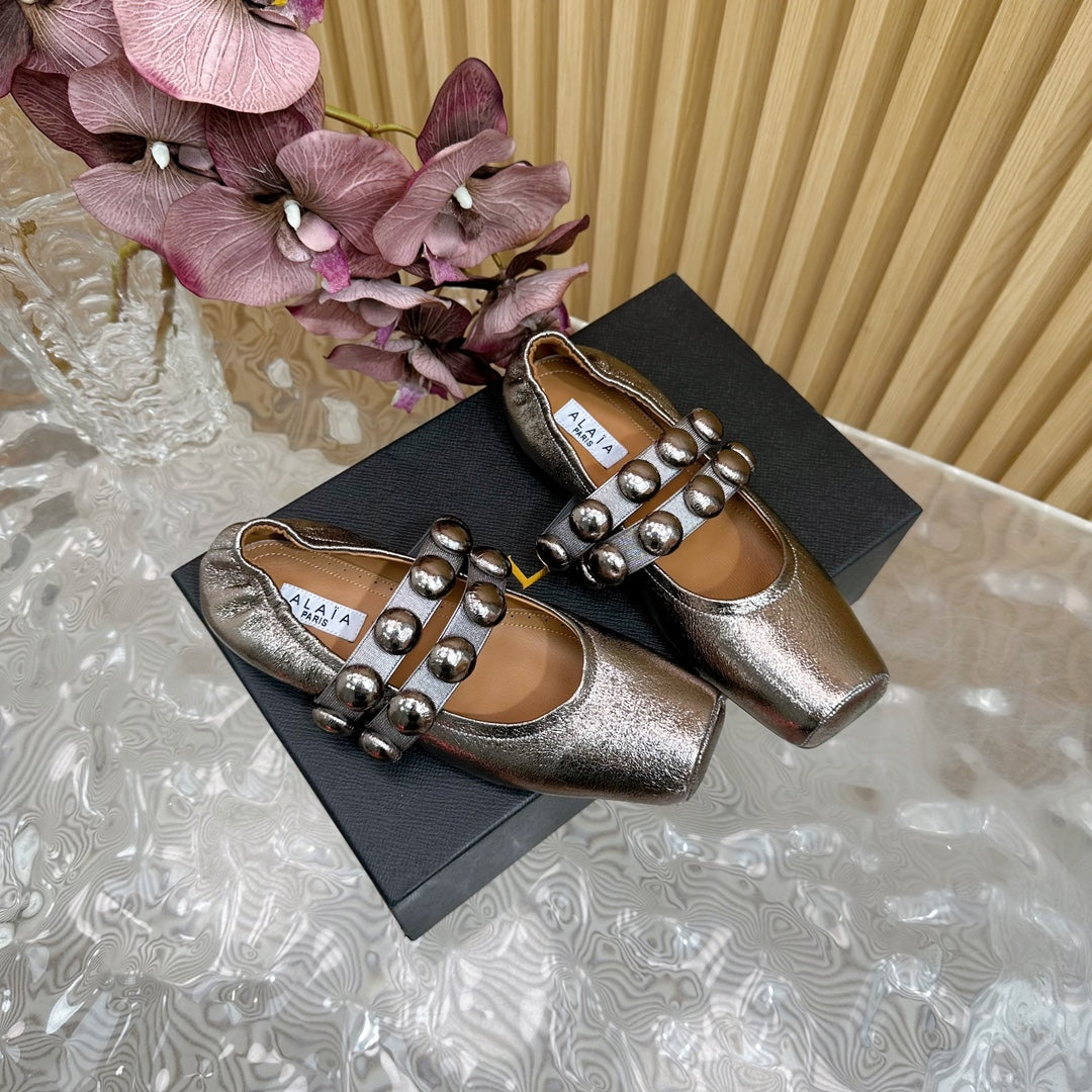 ALAIA MARY JANE PEARL IN COPPER GLOSSY LAMBSKIN