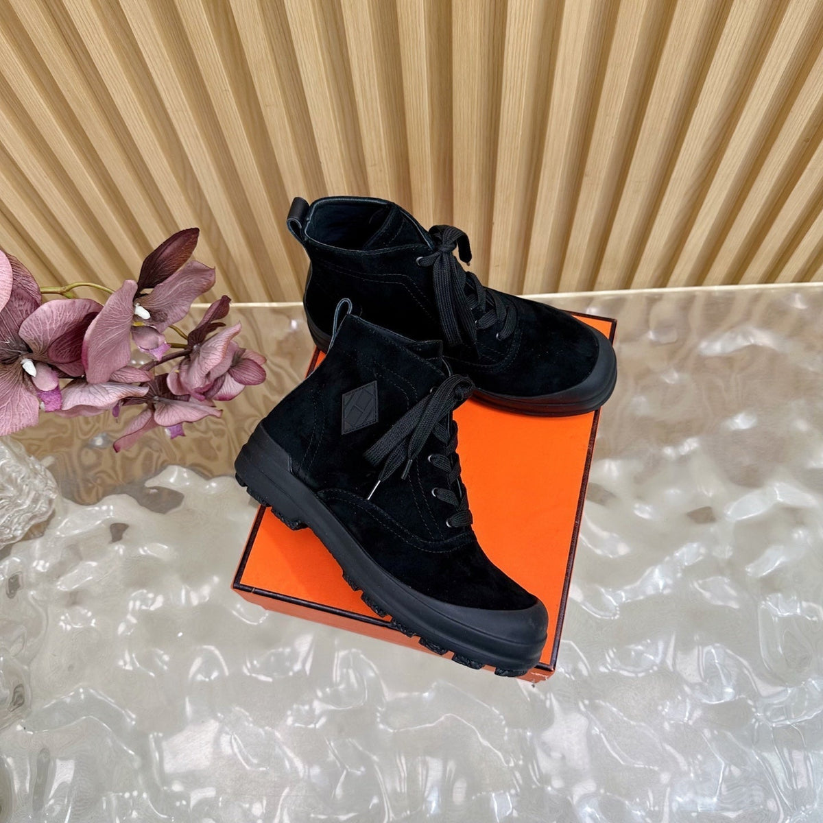 HM 25S KOOLER ANKLE BOOTS IN BLACK SUEDE