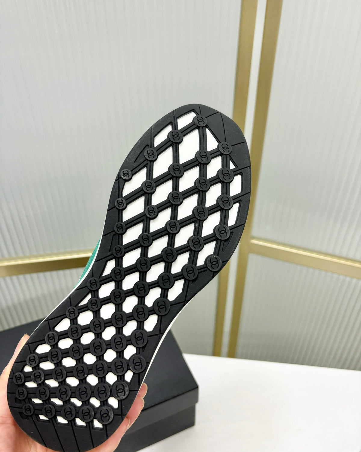 SNEAKER IN JADE GREEN SUEDE AND GREY BREATHABLE MESH