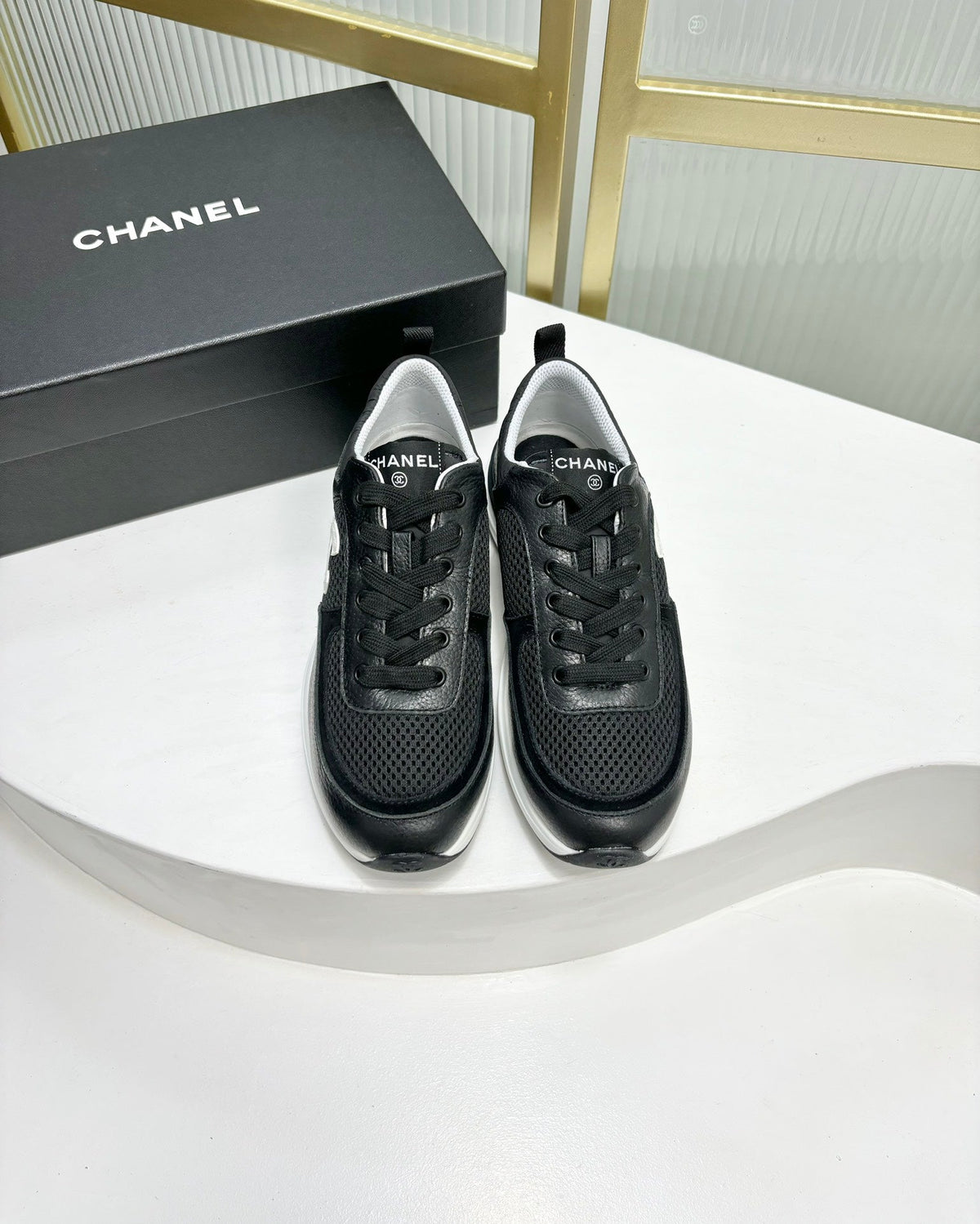SNEAKER IN BLACK SUEDE WITH WHITE LOGO