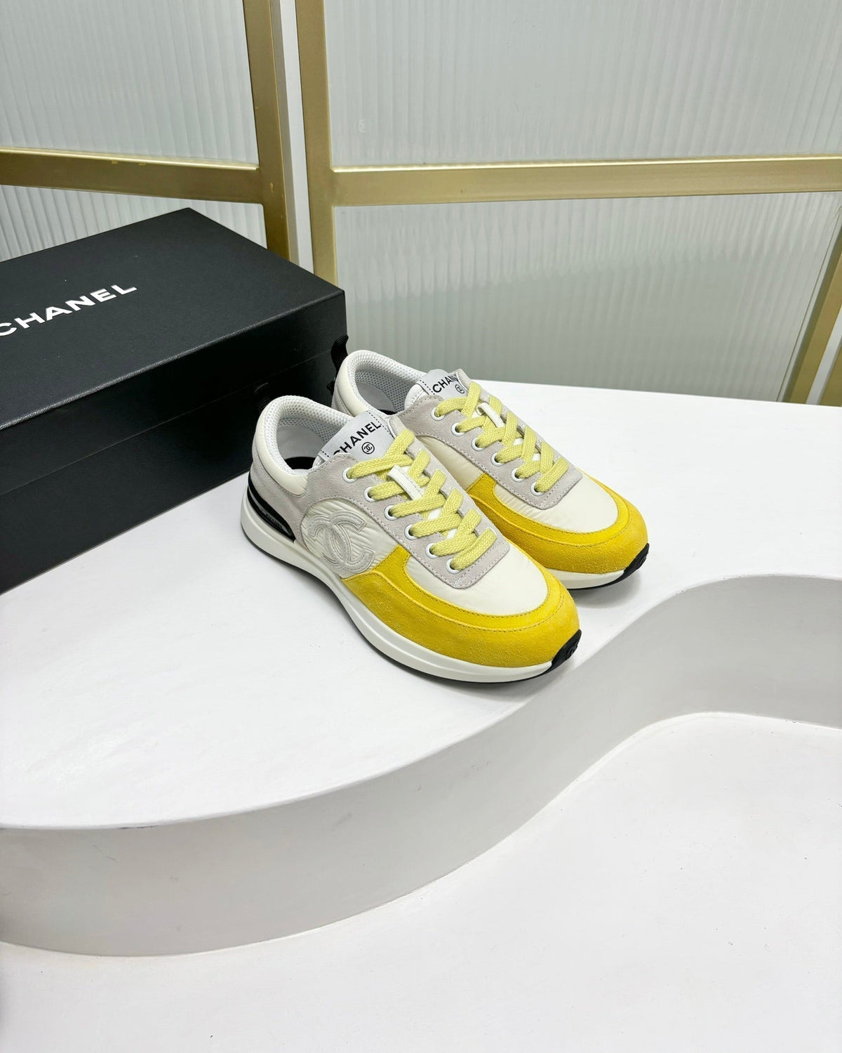 SNEAKER IN LIGHT YELLOW MIX GREY SUEDE