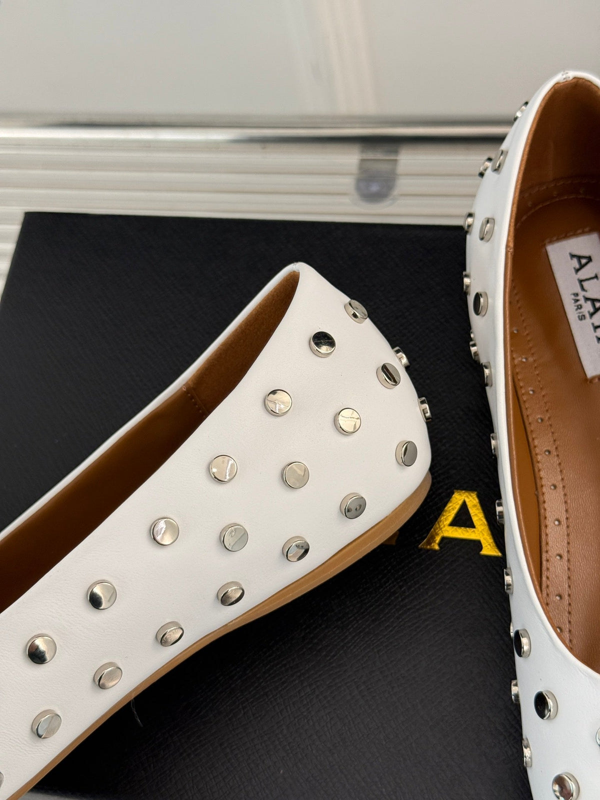 STUD-EMBELLISHED BALLET FLATS IN WHITE CALFSKIN