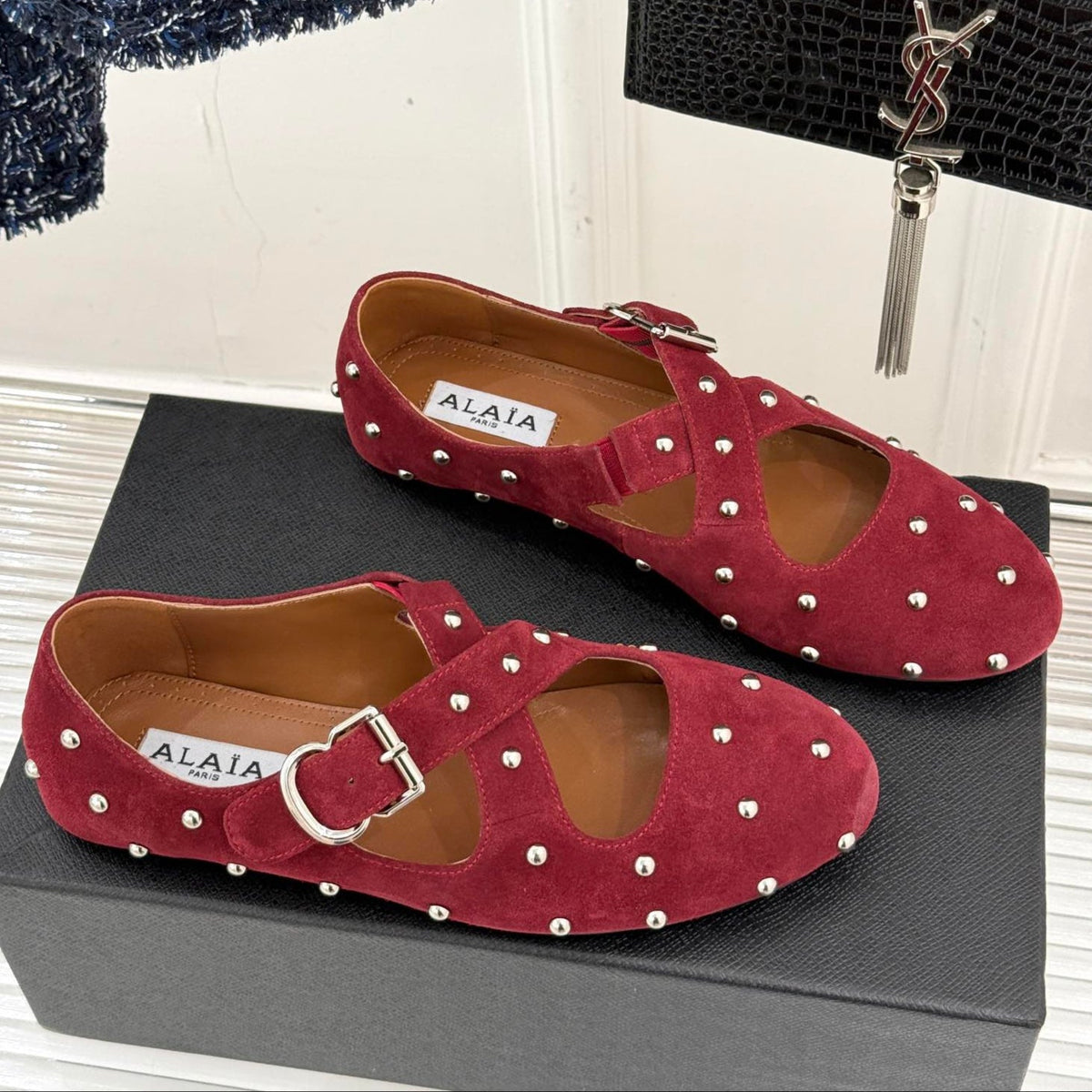 CROSSED STRAP BALLET FLATS IN BERRY RED SUEDE