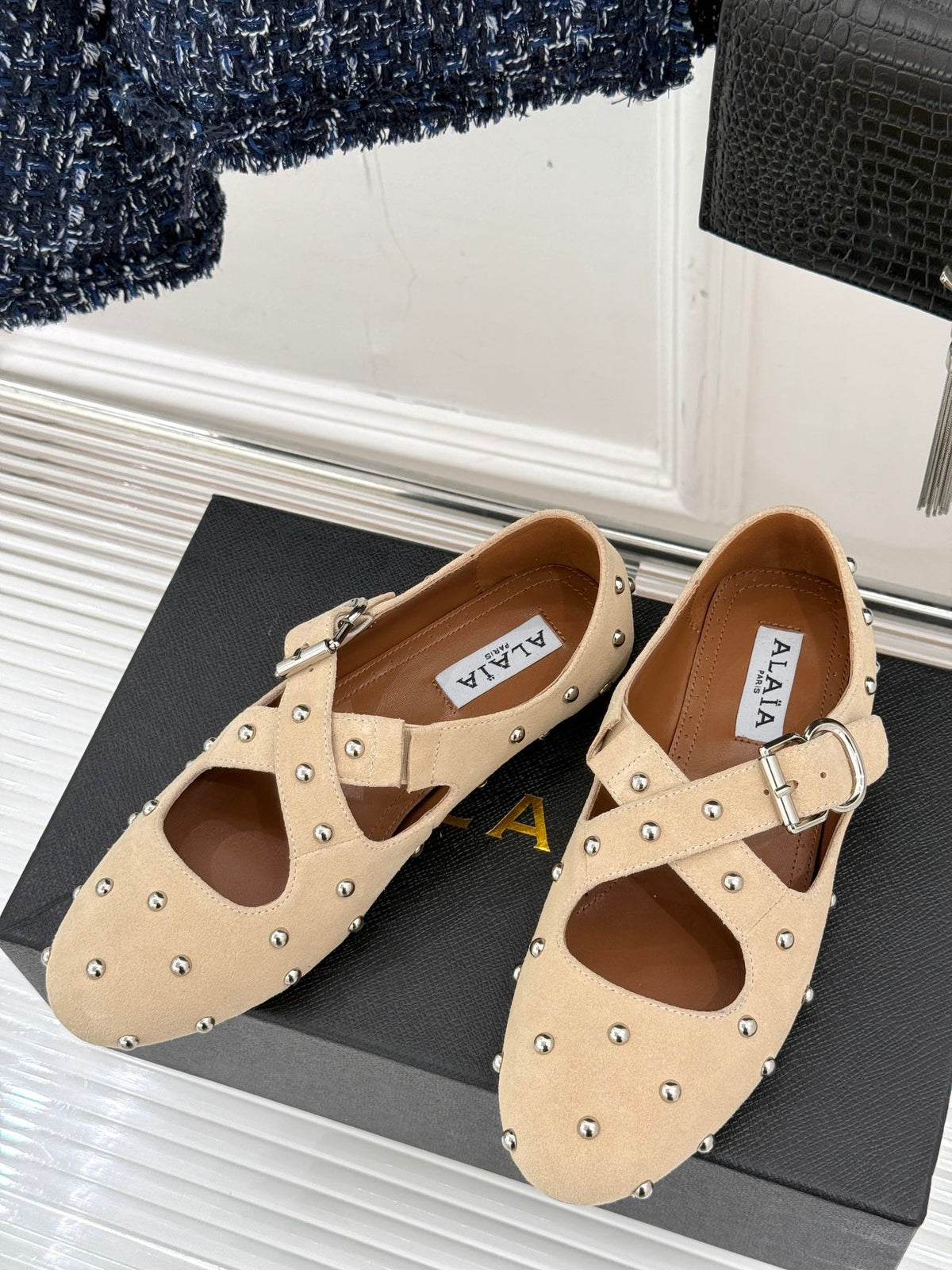 CROSSED STRAP BALLET FLATS IN TUSCAN BEIGE SUEDE