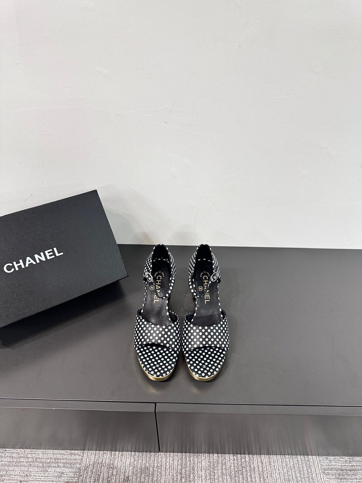 BLOCK HEEL SANDALS BLACK POLKA DOT SHEEPSKIN