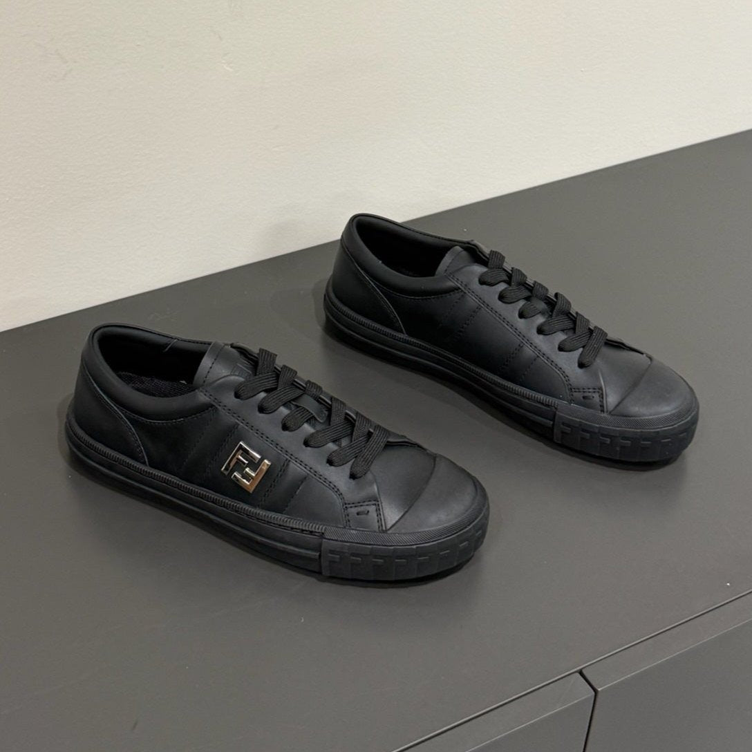 FF TRAINER SNEAKER IN BLACK CALFSKIN