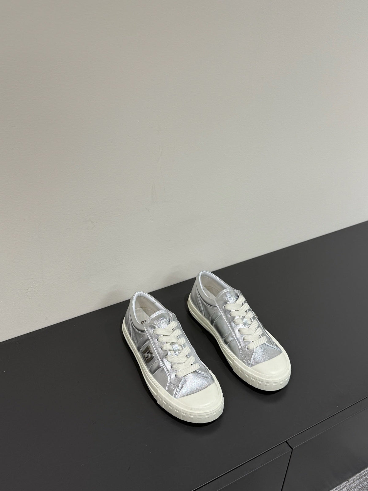 FF TRAINER SNEAKER IN SILVER MIX WHITE CALFSKIN