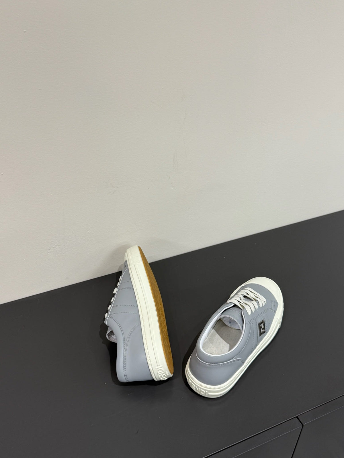 FF TRAINER SNEAKER IN DOLPHIN GRAY MIX WHITE CALFSKIN