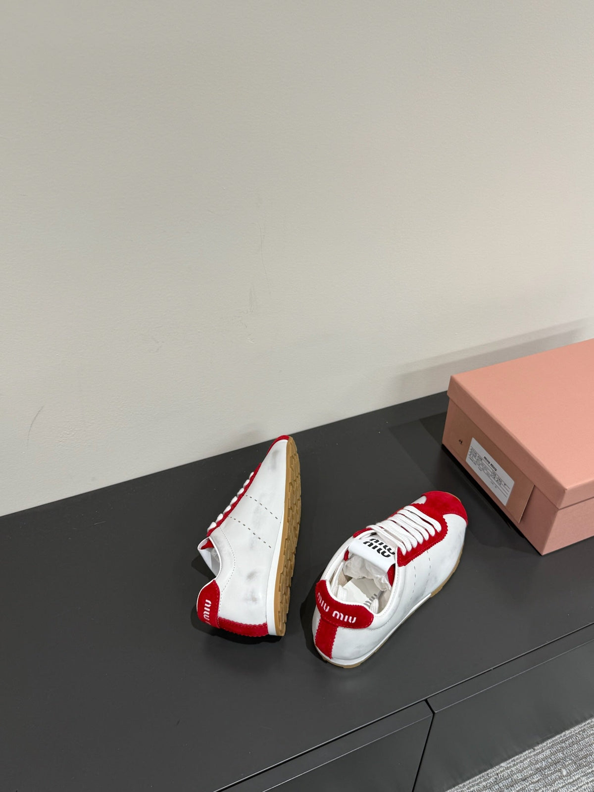 PLUME SNEAKERS IN WHITE NAPPA LAMBSKIN AND RED SUEDE